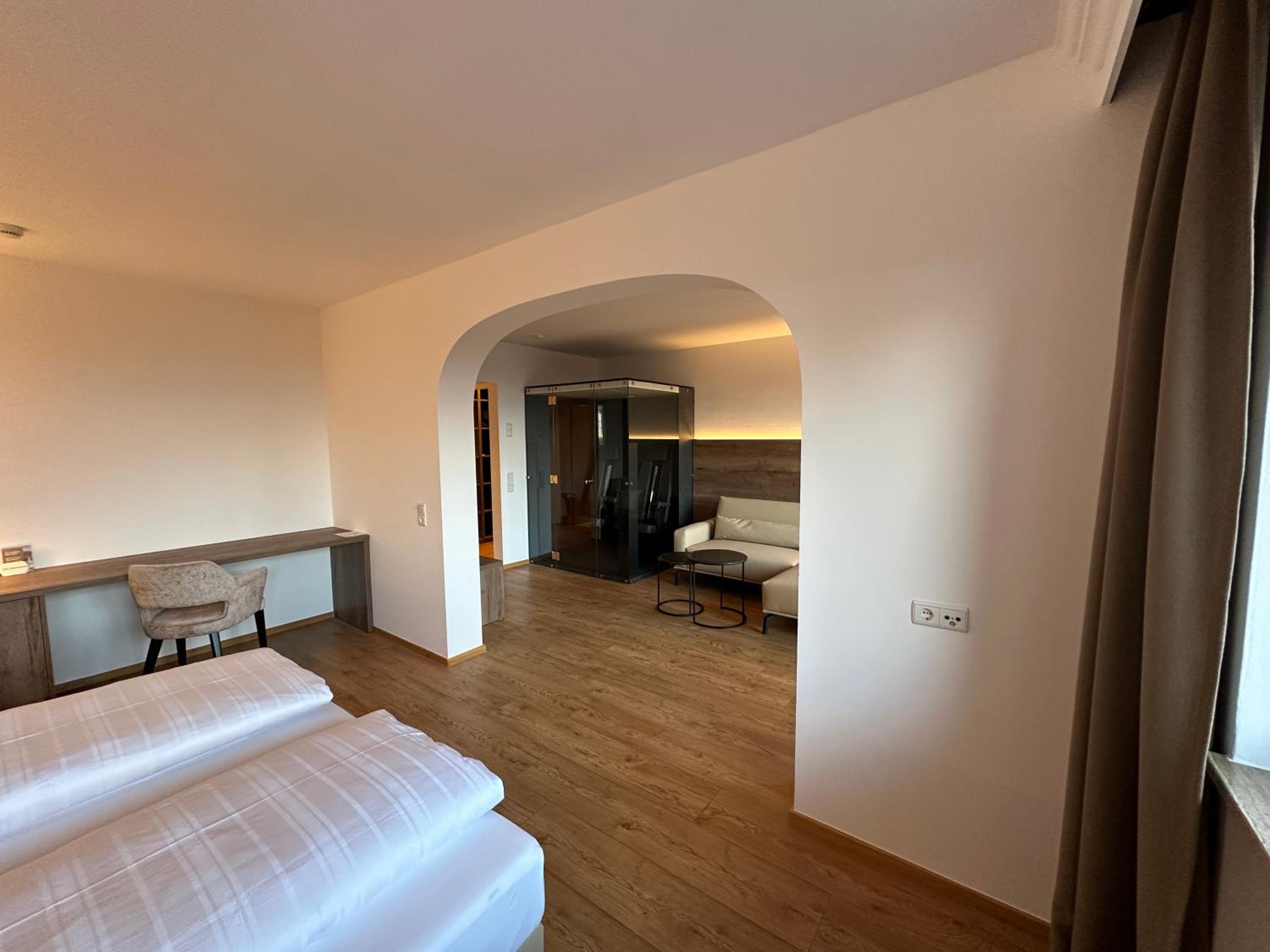 Suite with Sauna - Photo 2