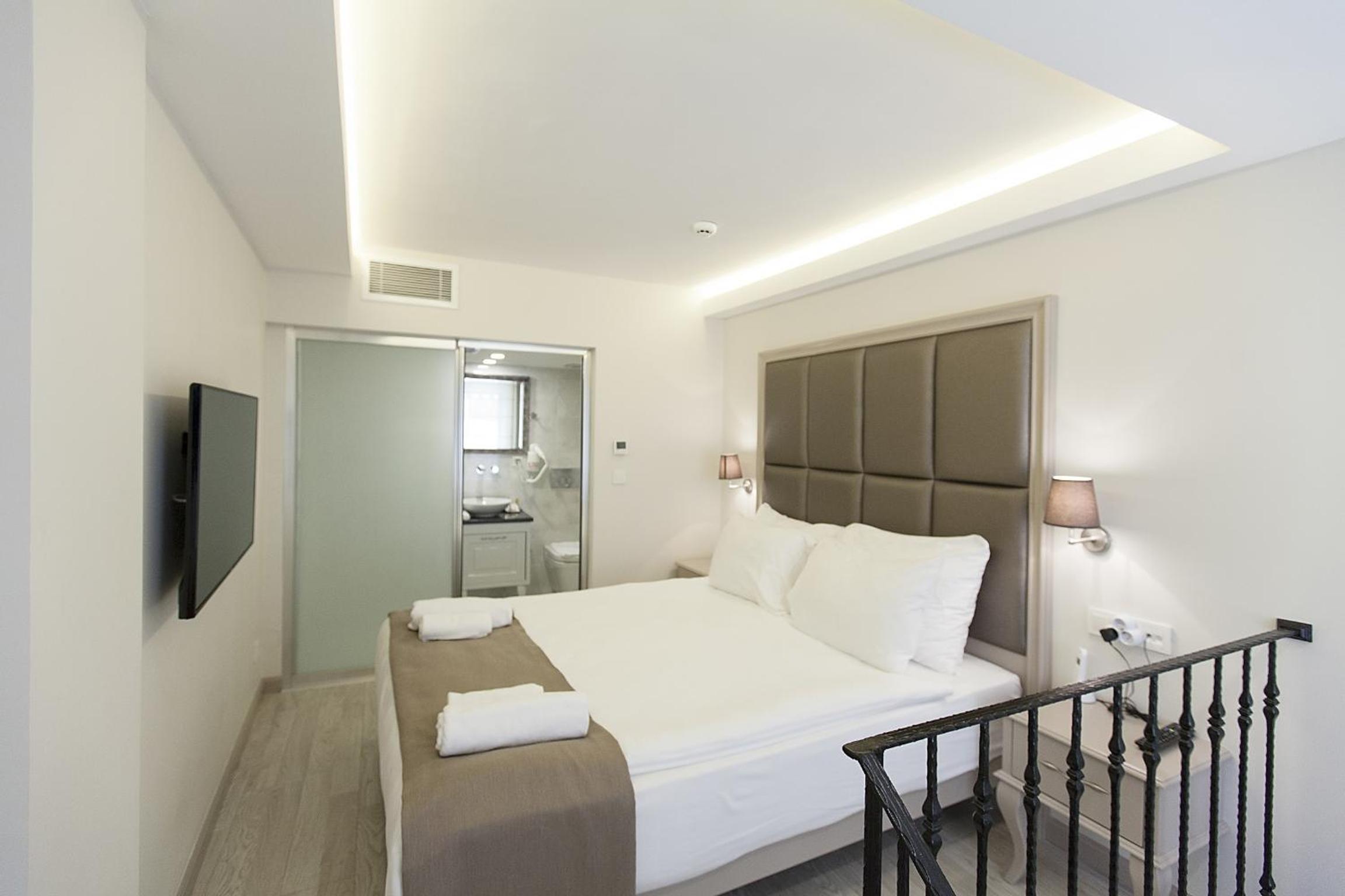Deluxe Family Room - Basement photo 1