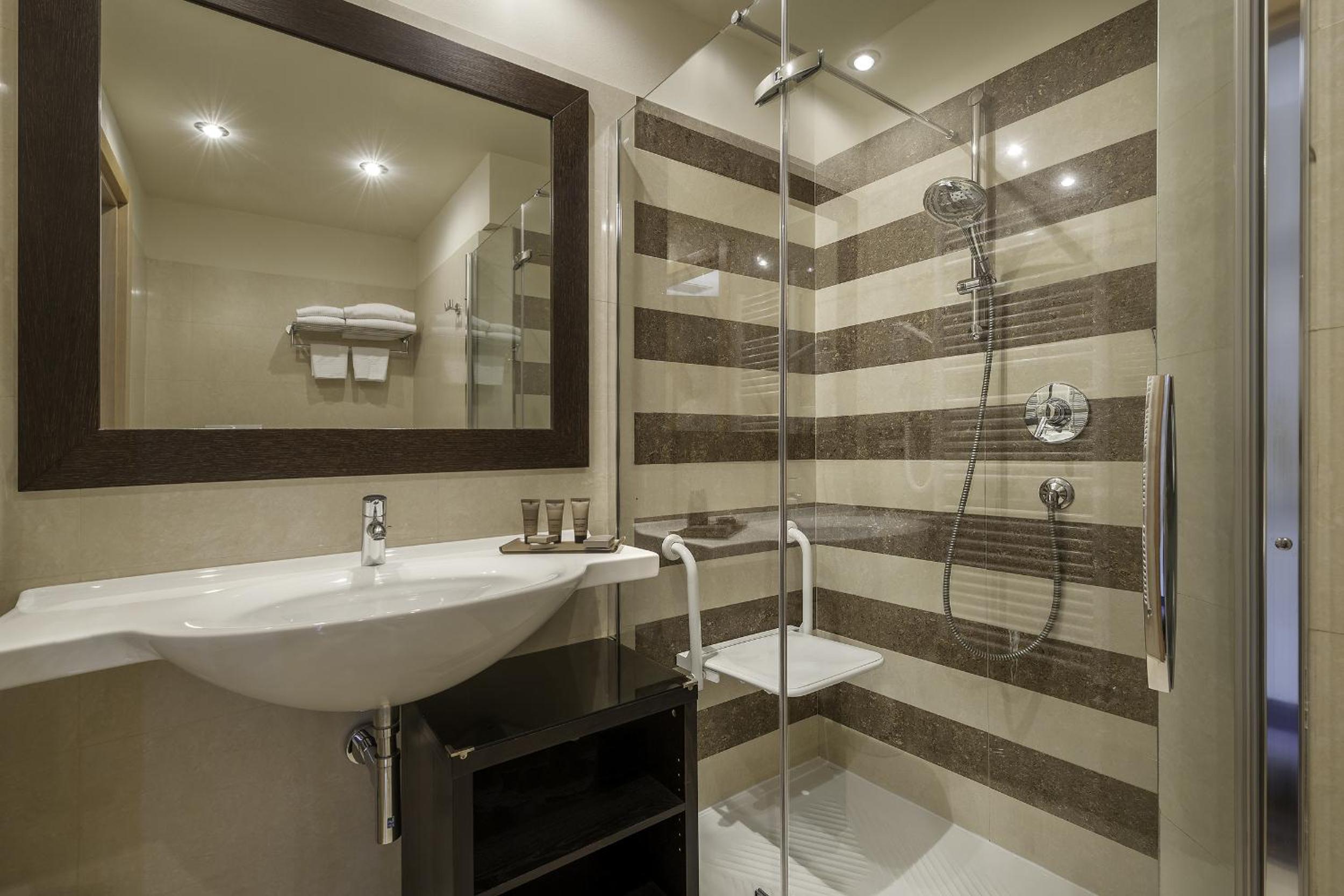 Economy Double or Twin Room photo 2