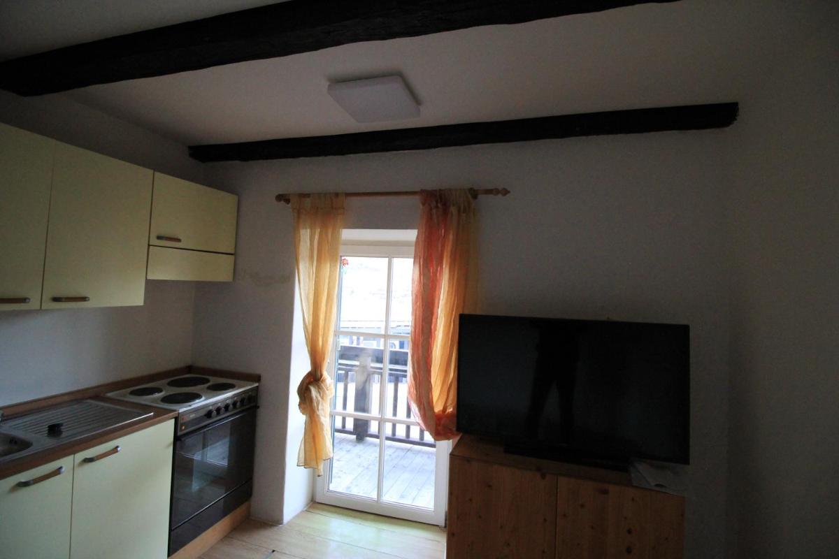 One-Bedroom Apartment - Photo 2