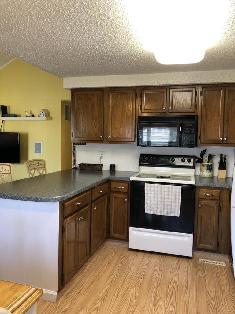 Three-Bedroom Holiday Home  photo 2