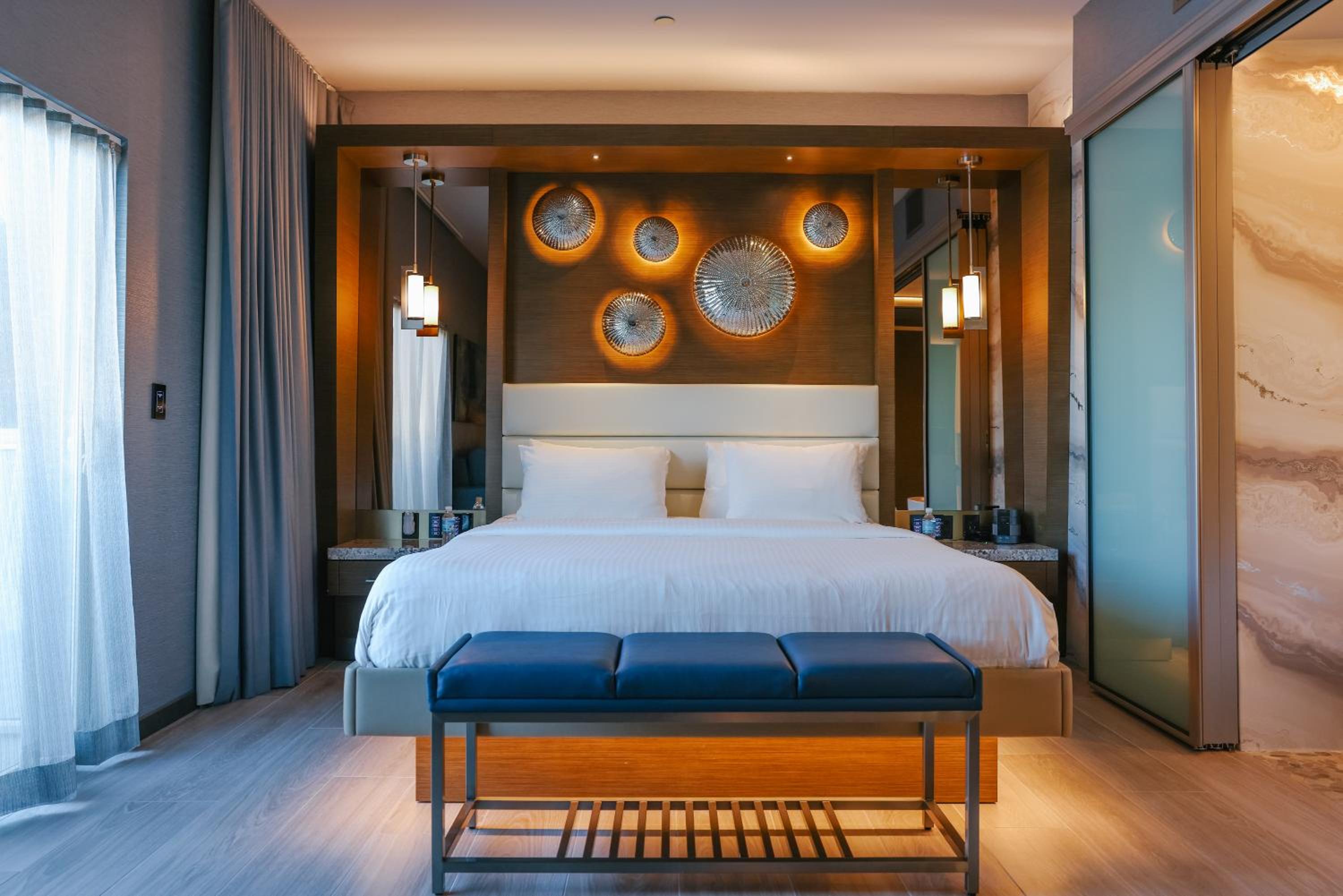 Deluxe King Spa Room - Disability Access photo 1