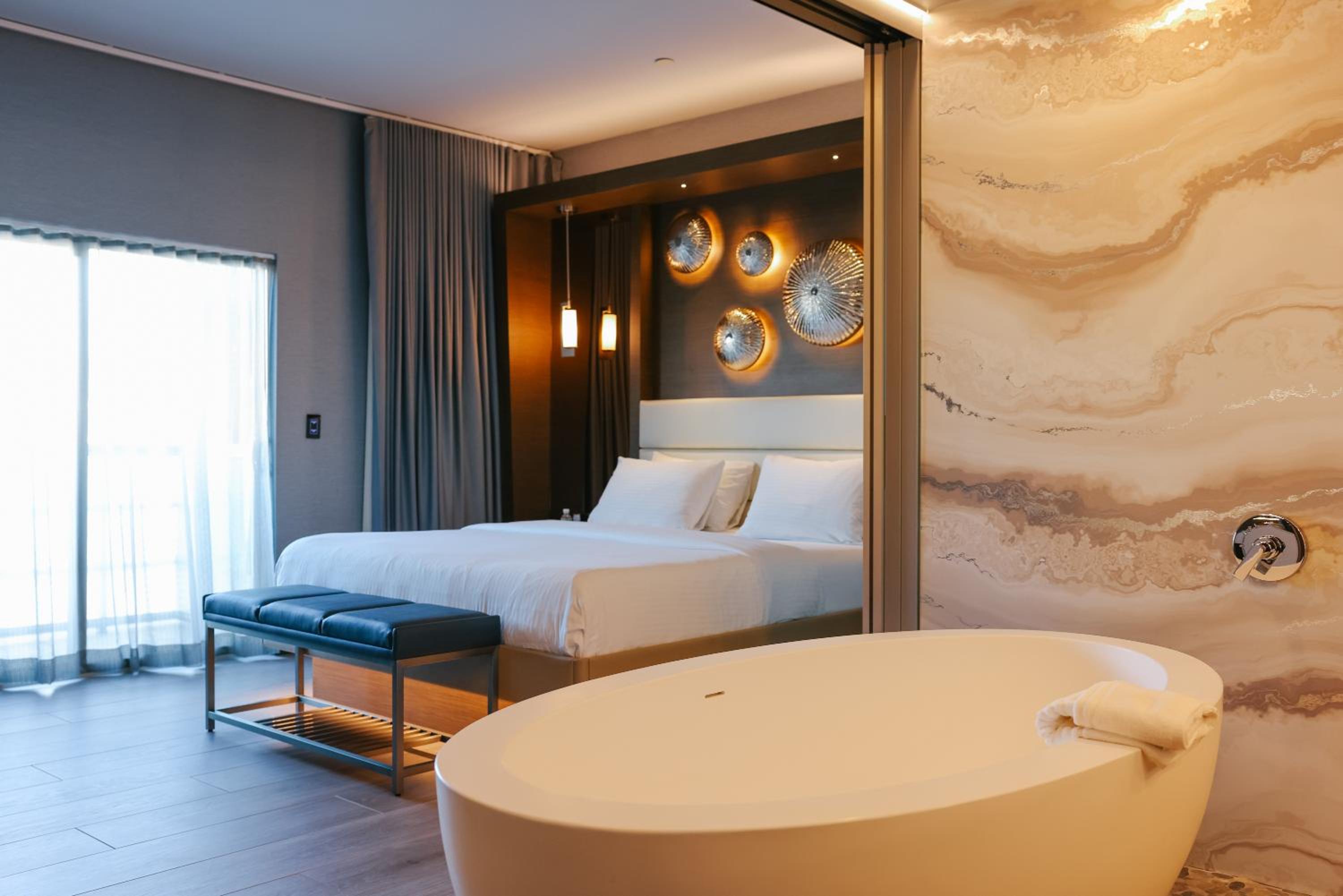 Deluxe King Spa Room - Disability Access photo 3