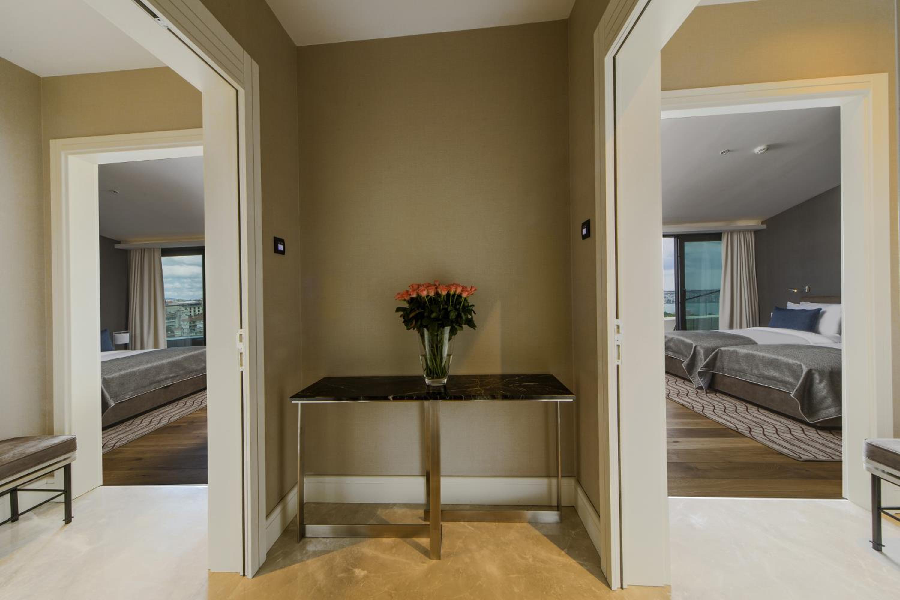 Family Room Terrace with Bosphorus View photo 3