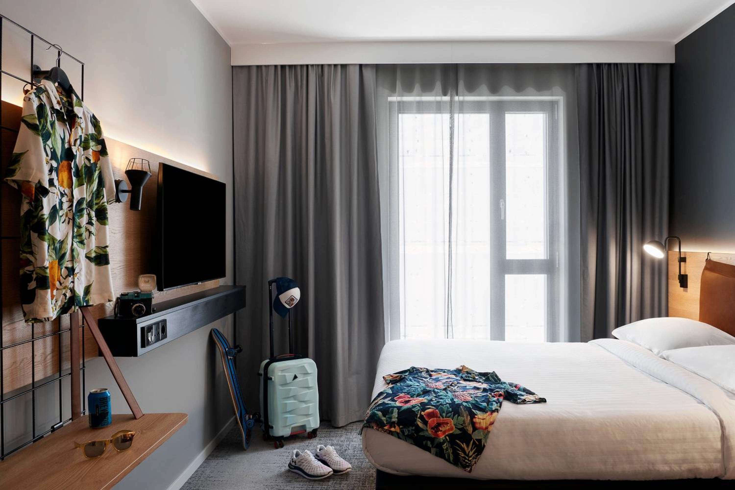 Moxy Queen Room - Photo 1