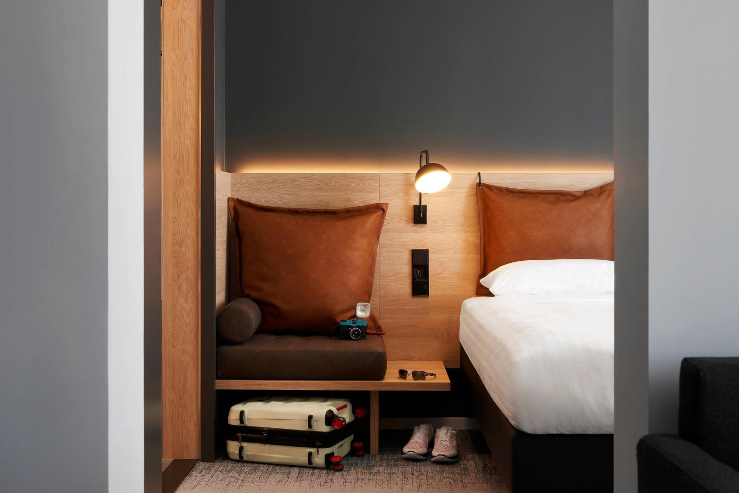 Moxy Extra Sleeper Queen Room with Sofa Bed - Photo 3