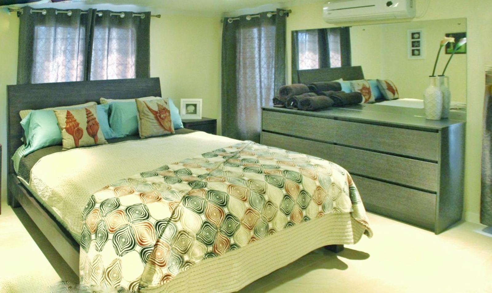 Three-Bedroom Apartment photo 1