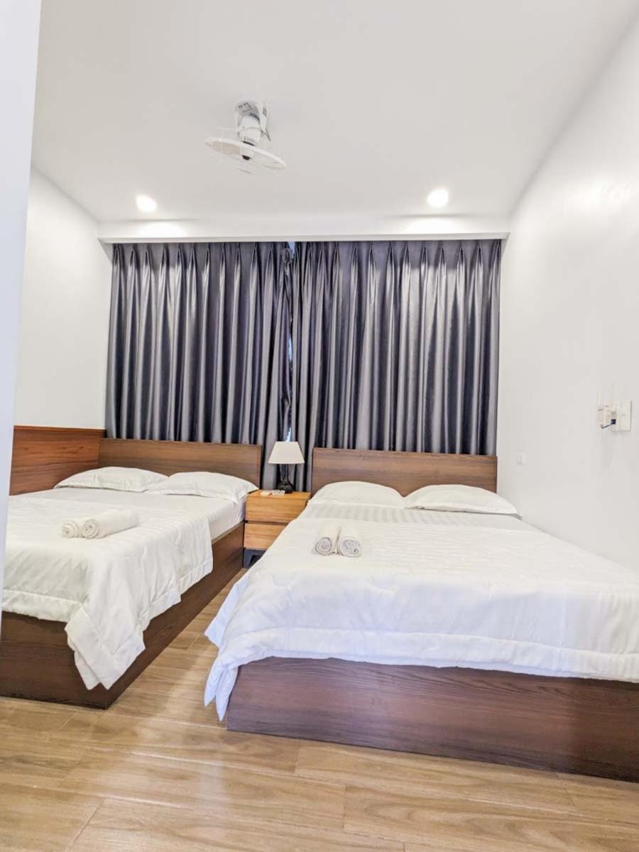 Deluxe Queen Room with Two Queen Beds photo 3