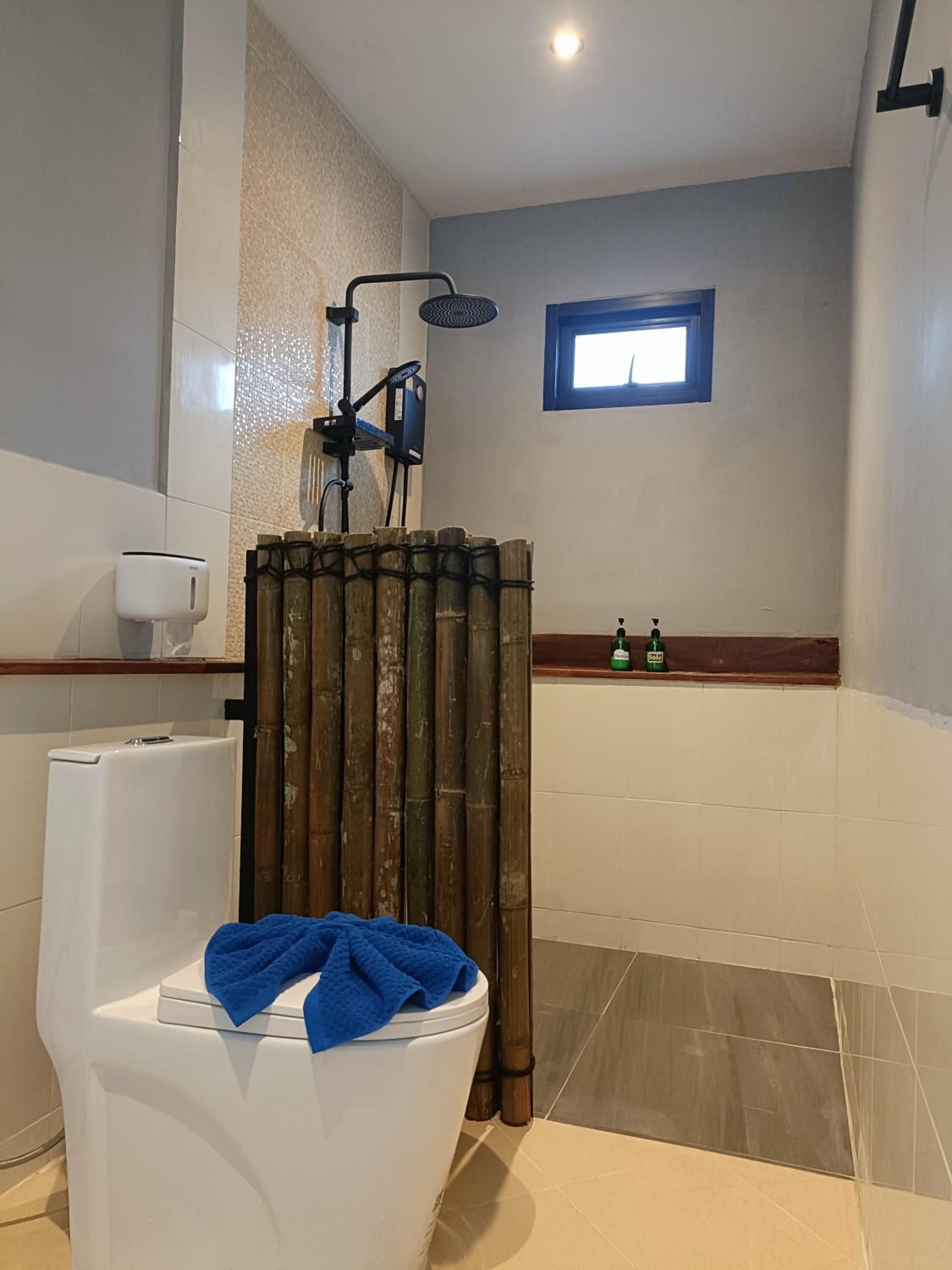Deluxe Twin Room with Sea View photo 3