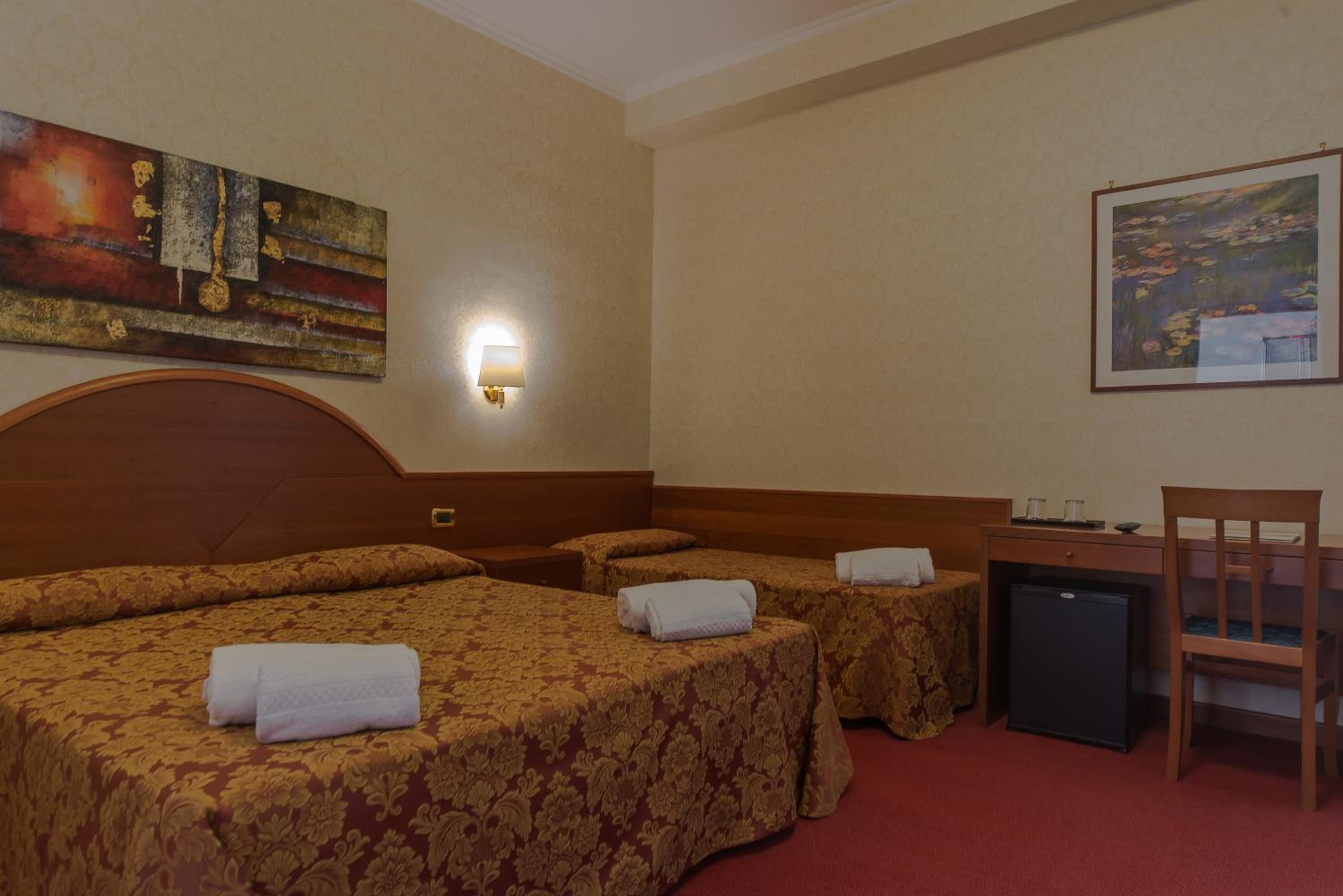 Triple Room - Photo 2