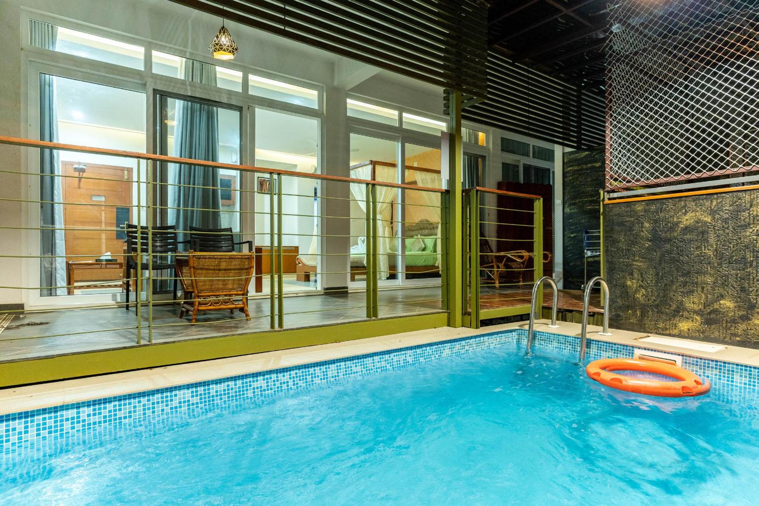 Villa with Private Pool - Photo 2