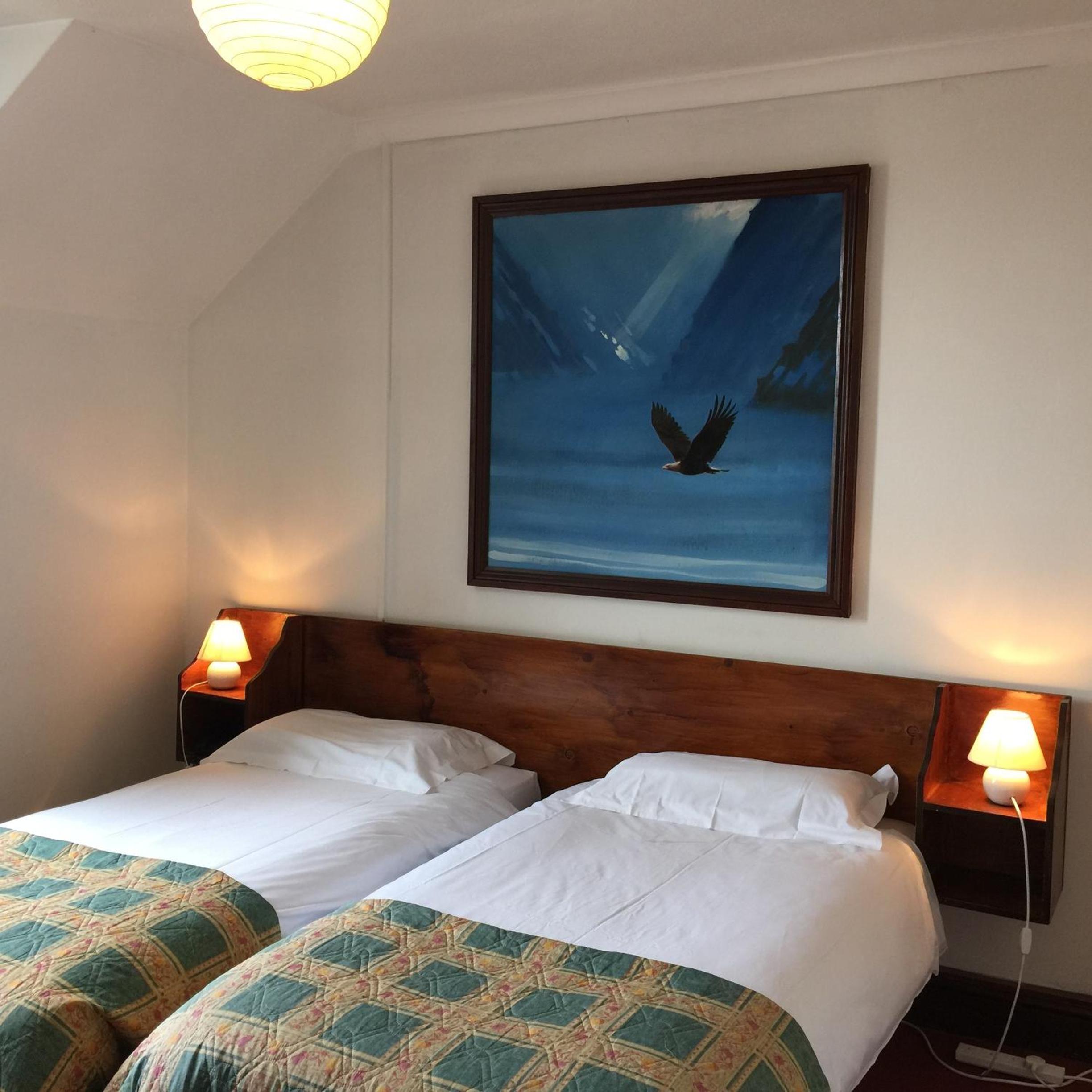 Standard Twin Room - Photo 3