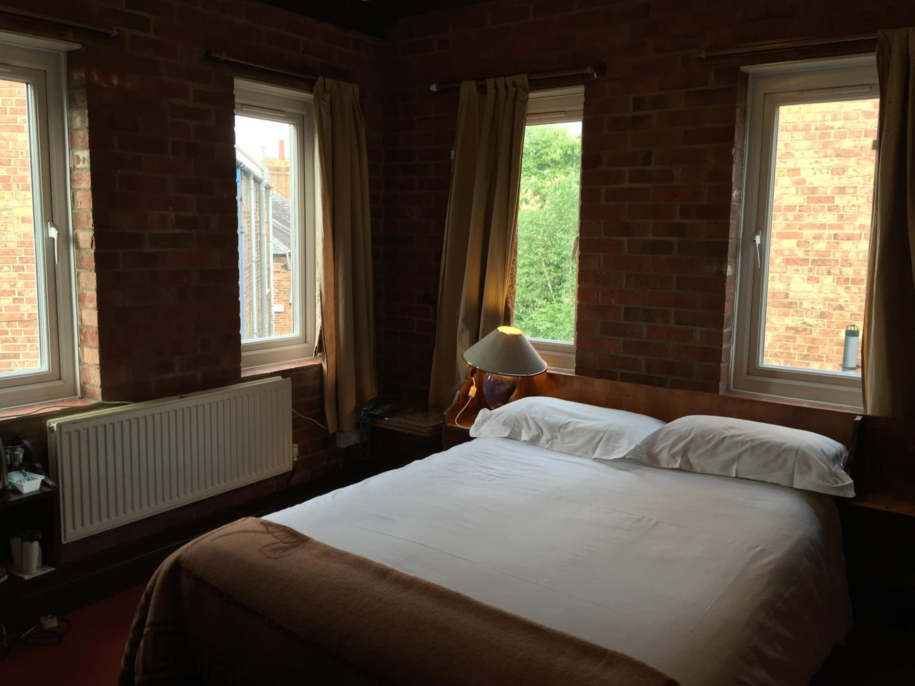 Standard Double Room - Photo 4