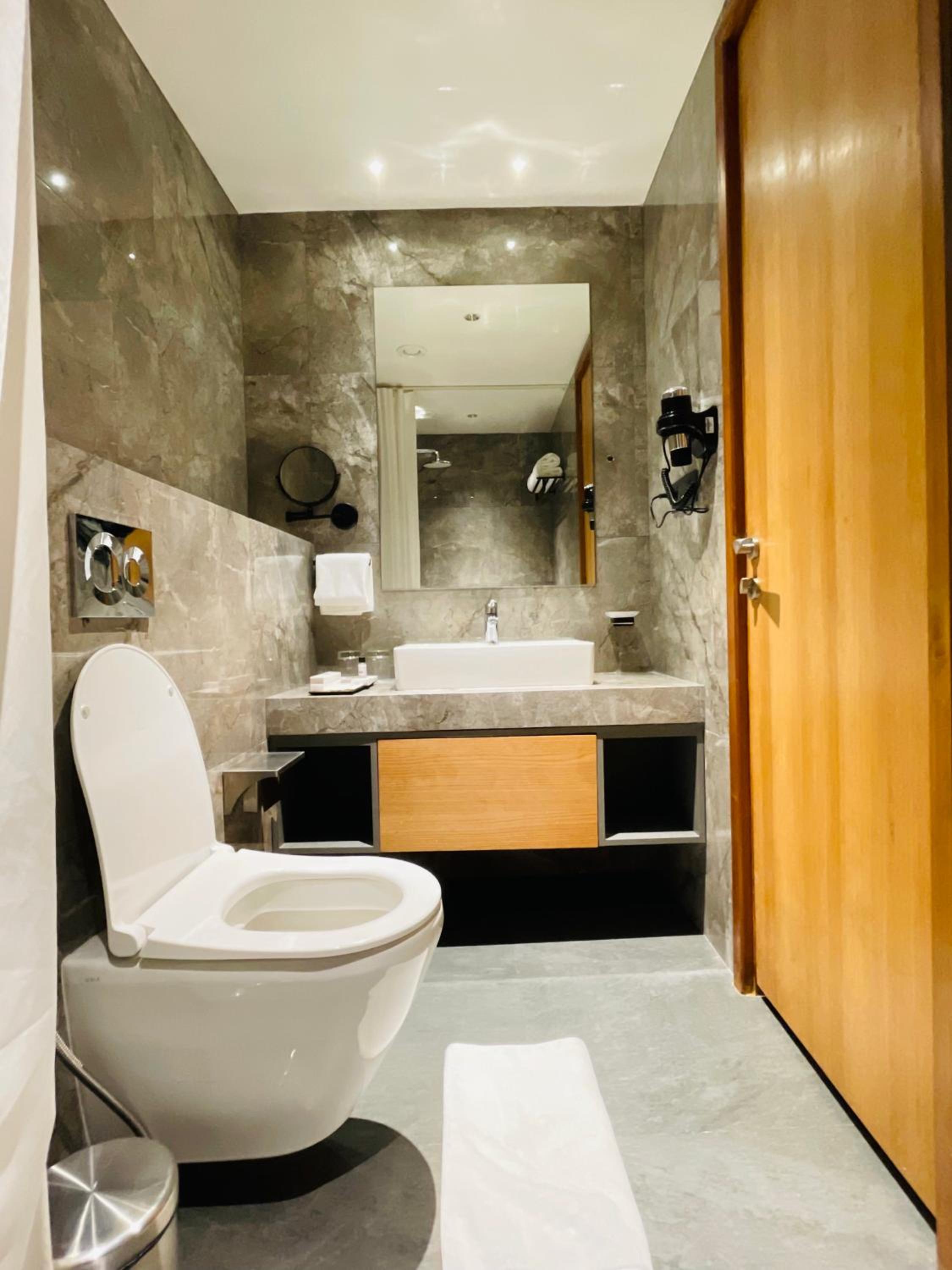 One Bedroom Suite King - Photo 9