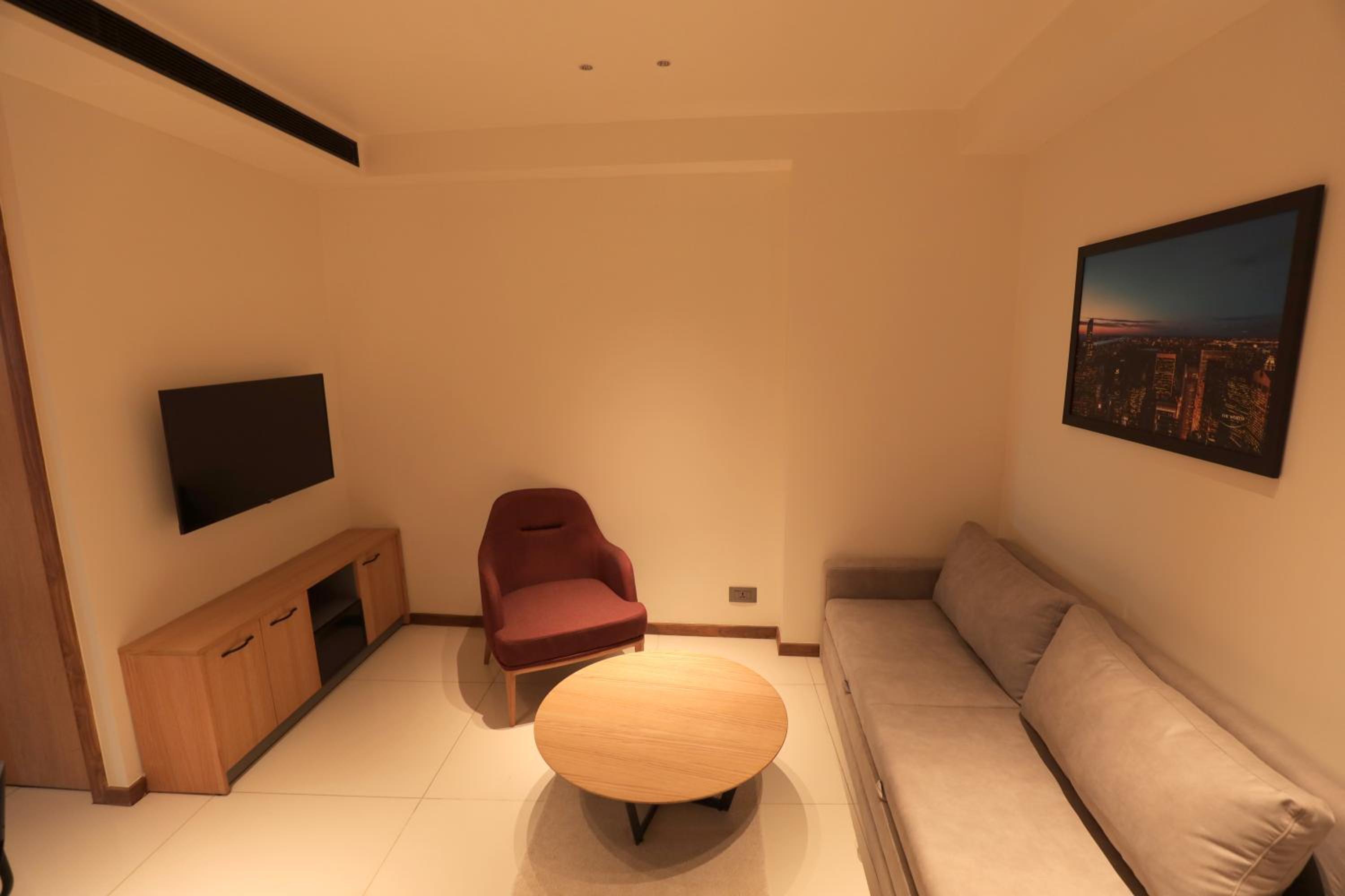 One Bedroom Suite King - Photo 12