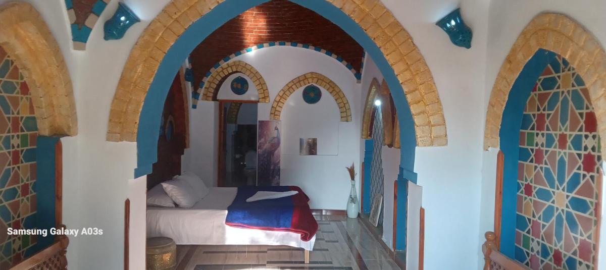 One-Bedroom House - Photo 34