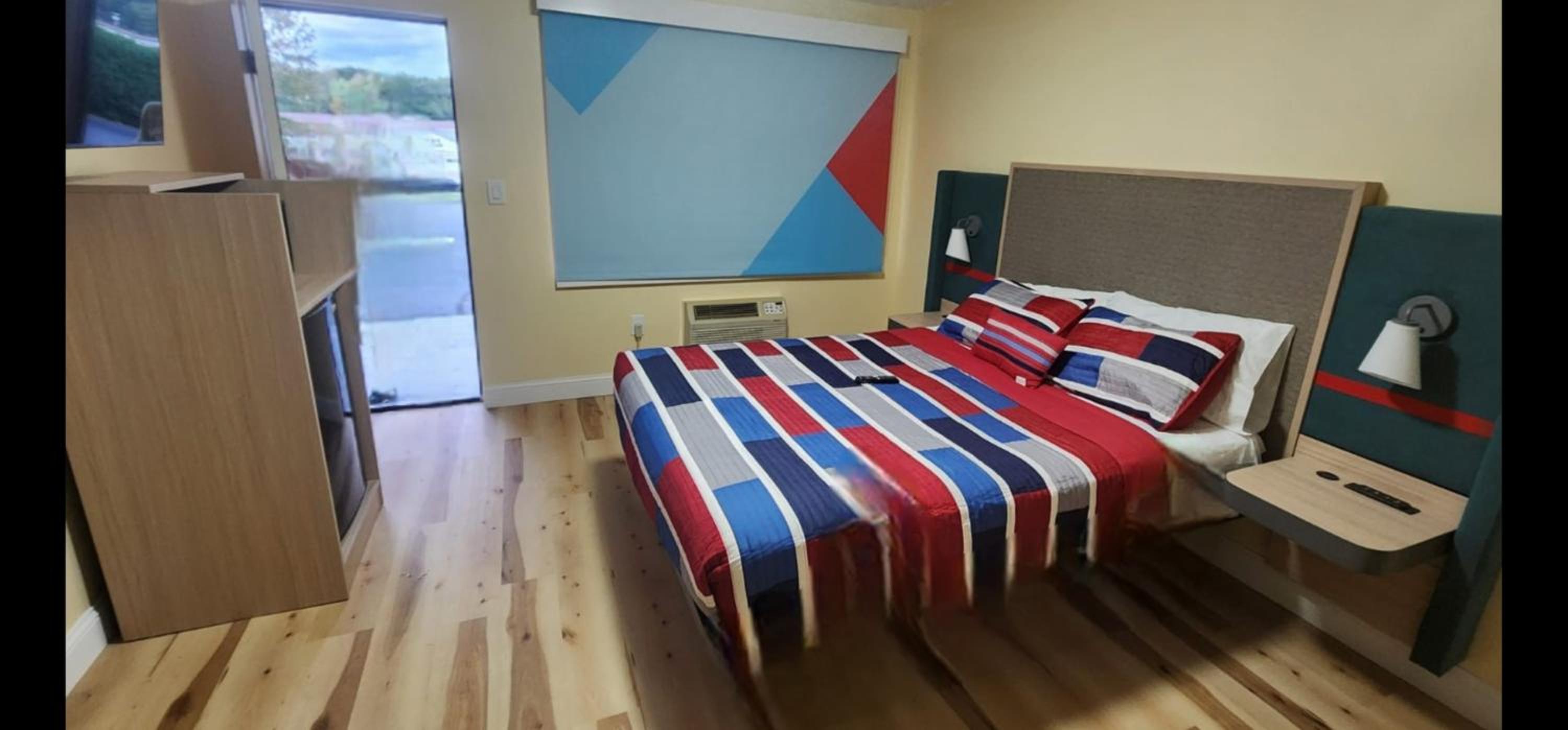 Deluxe Queen Room - Non-Smoking - Photo 5