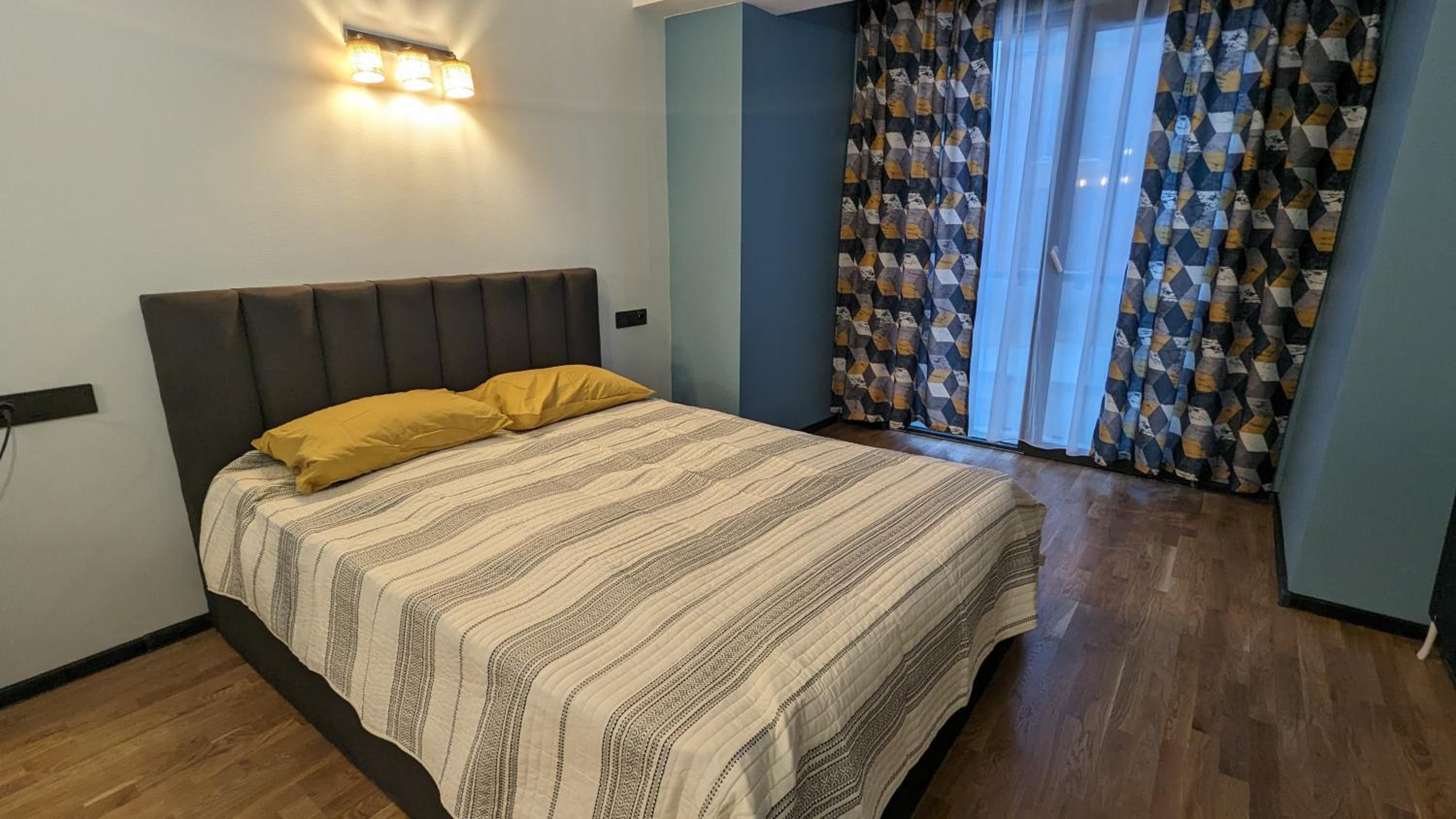 One-Bedroom Apartment photo 3
