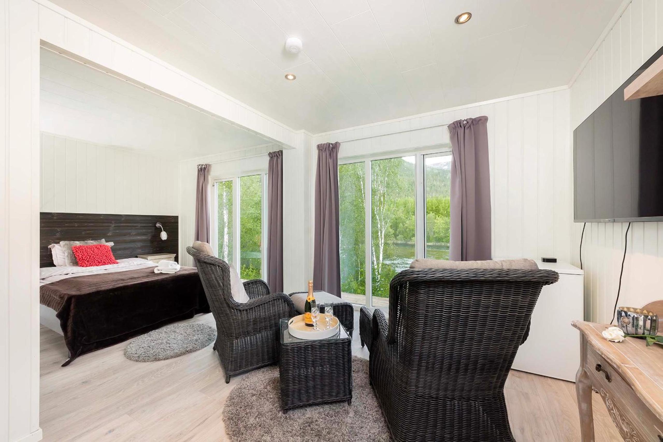 Suite with River View - Photo 7