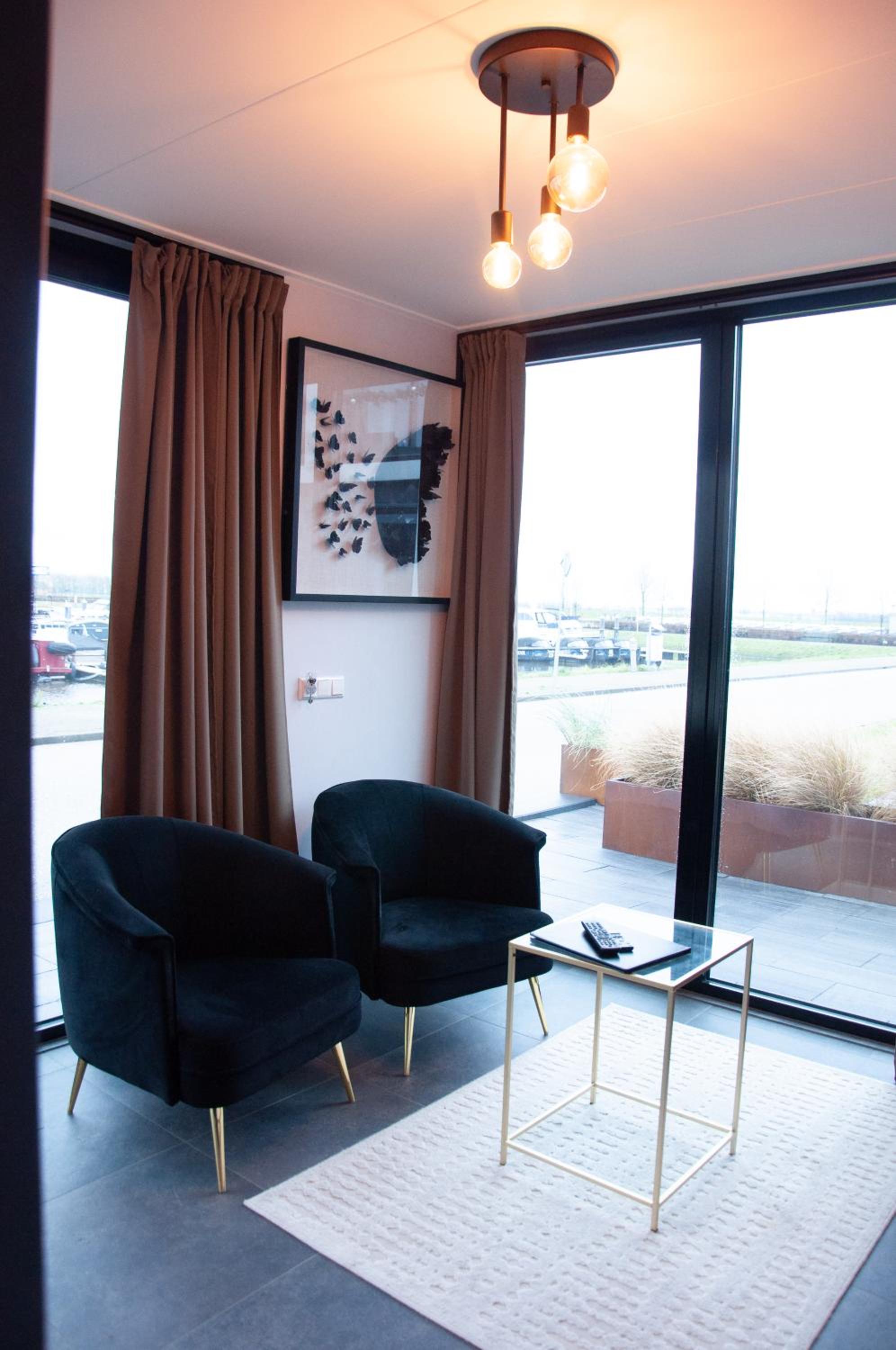 King Room with Lake View - Photo 1