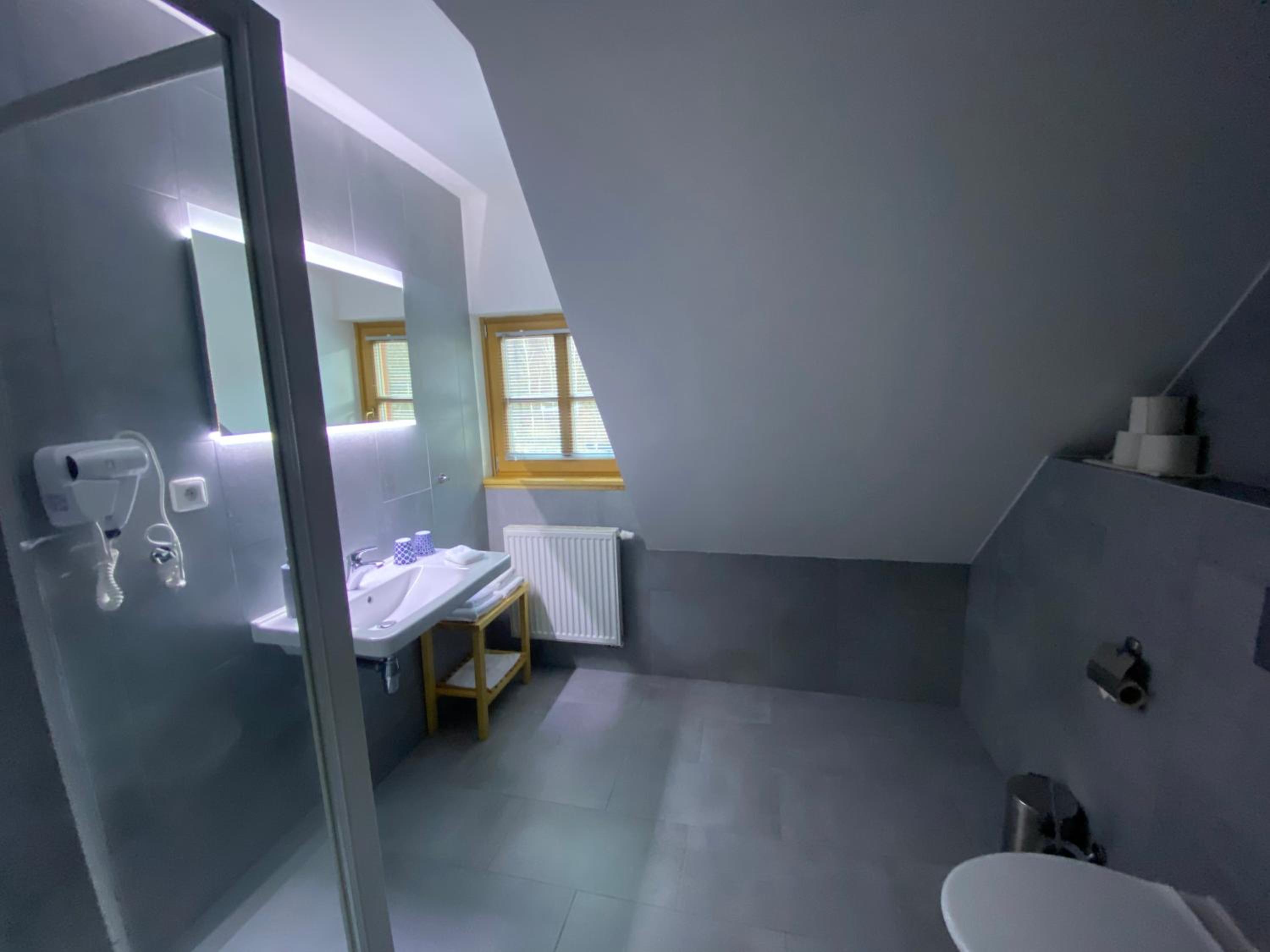 Double Room with Private Bathroom photo 3