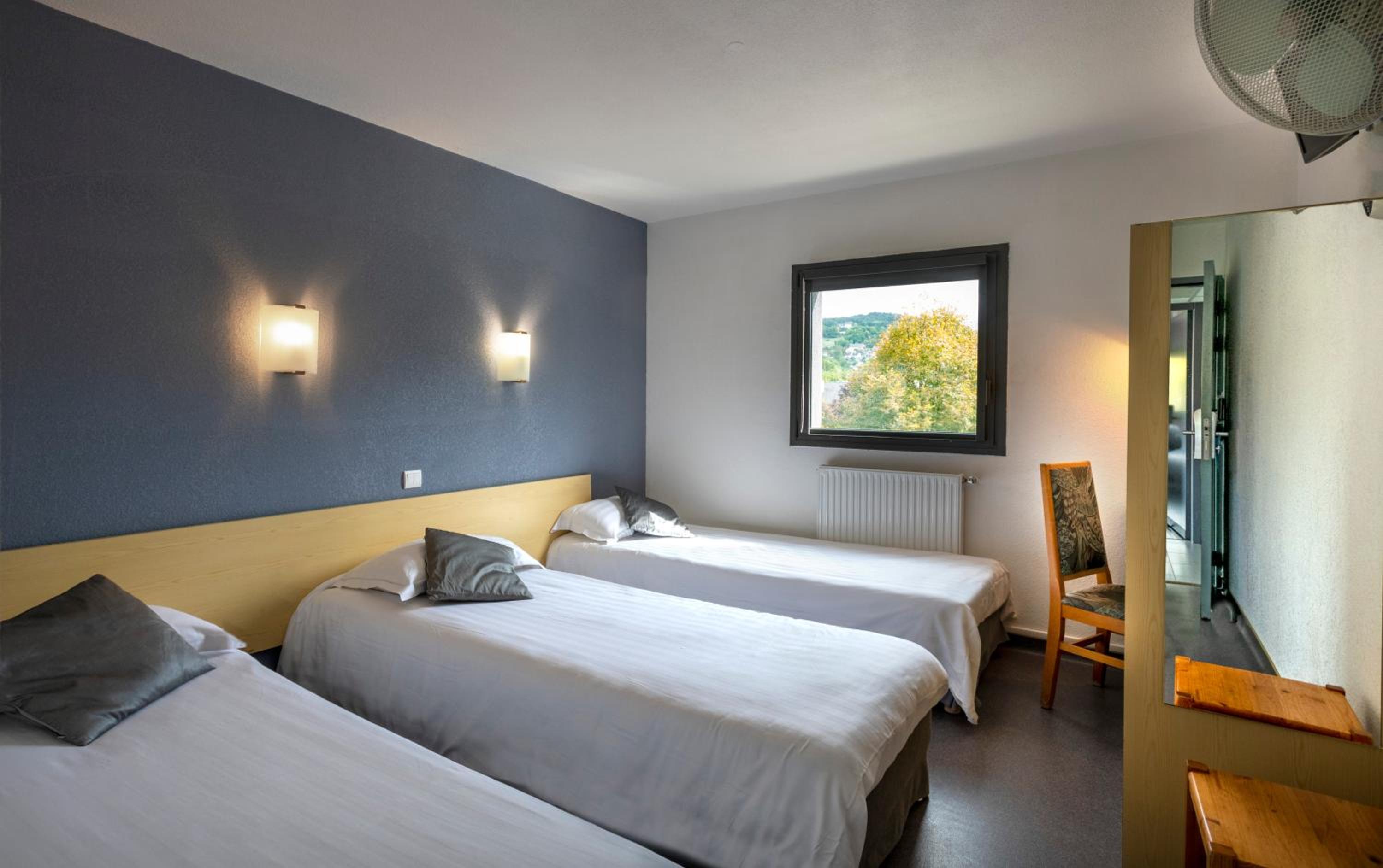 Triple Room (3 single Beds)