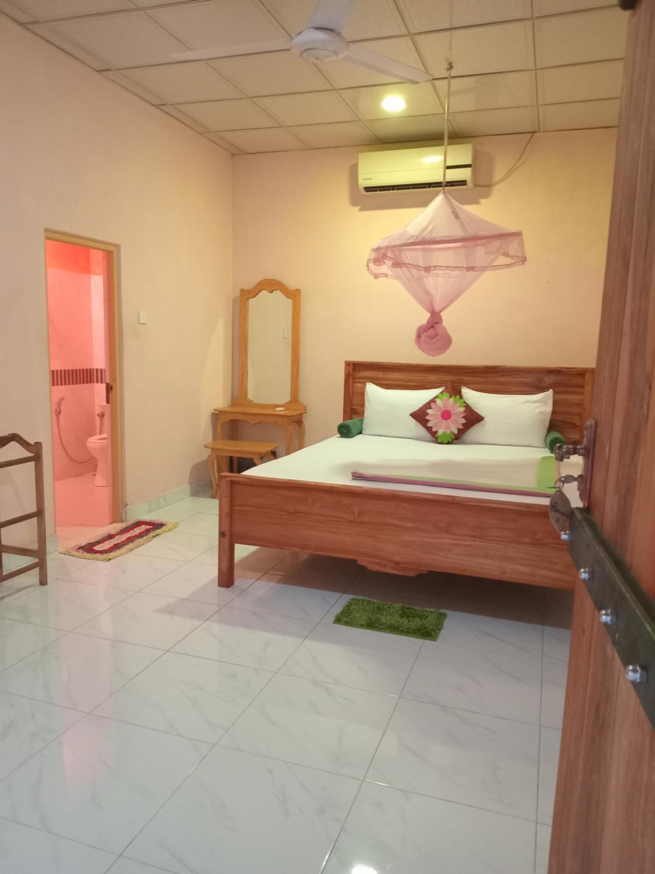 Deluxe King Room photo 1