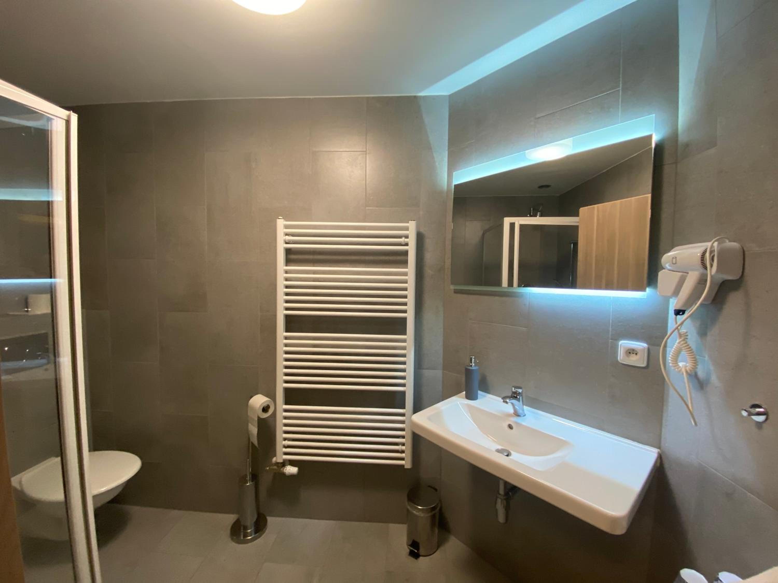 Triple Room with Private Bathroom photo 2