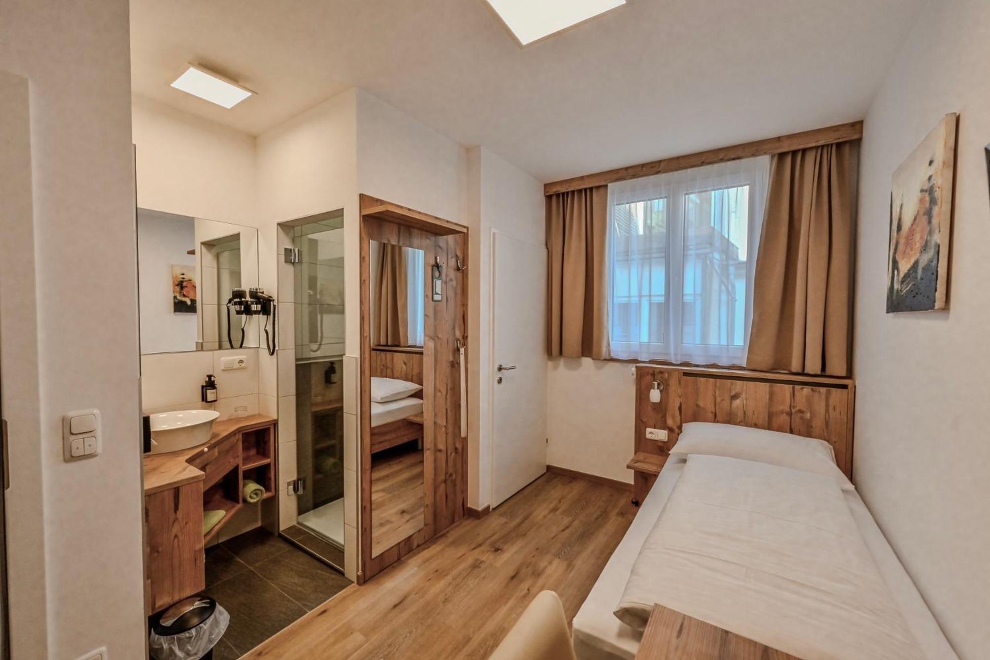 Standard Single Room photo 2