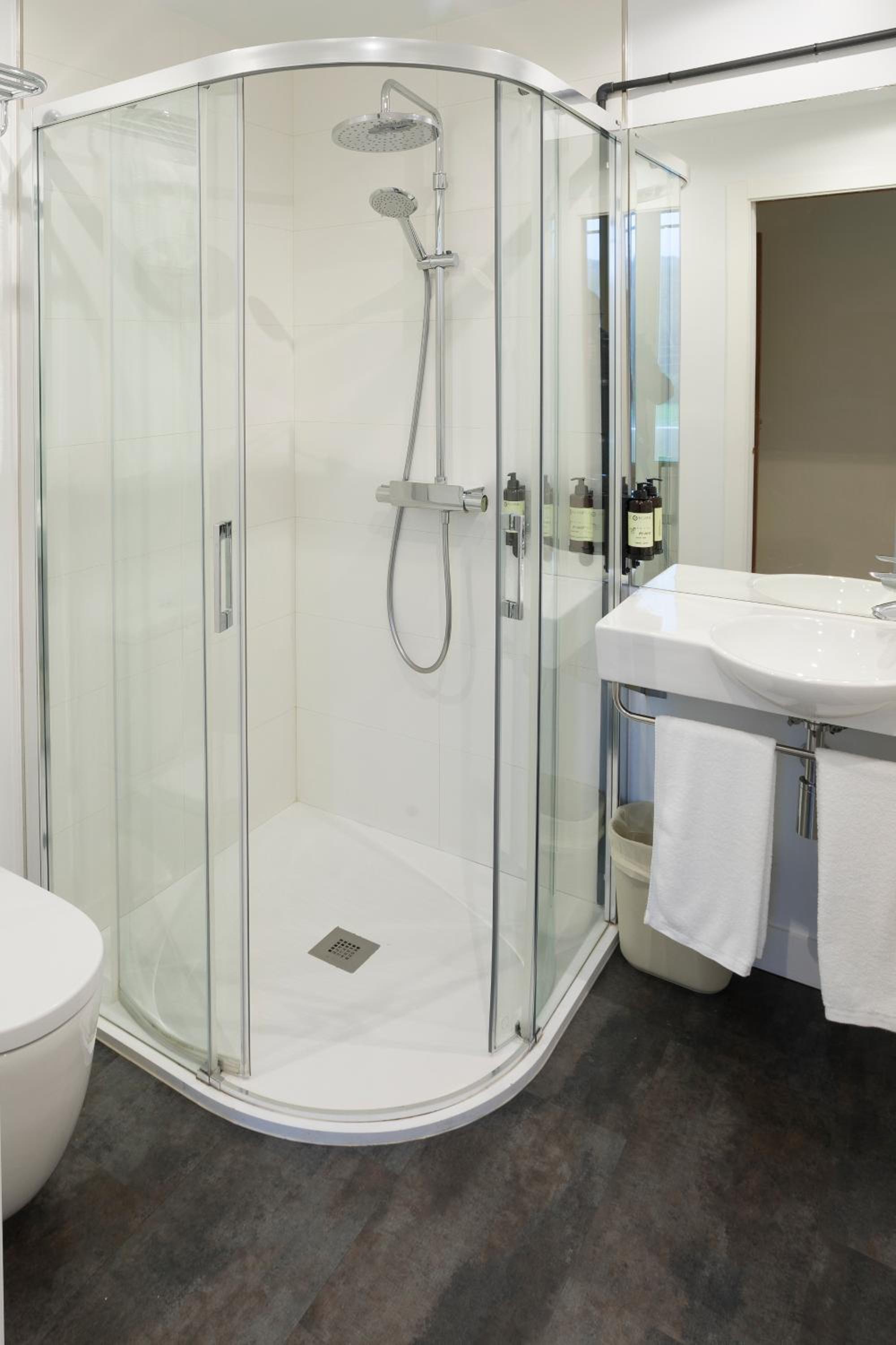 Twin Room - Photo 7