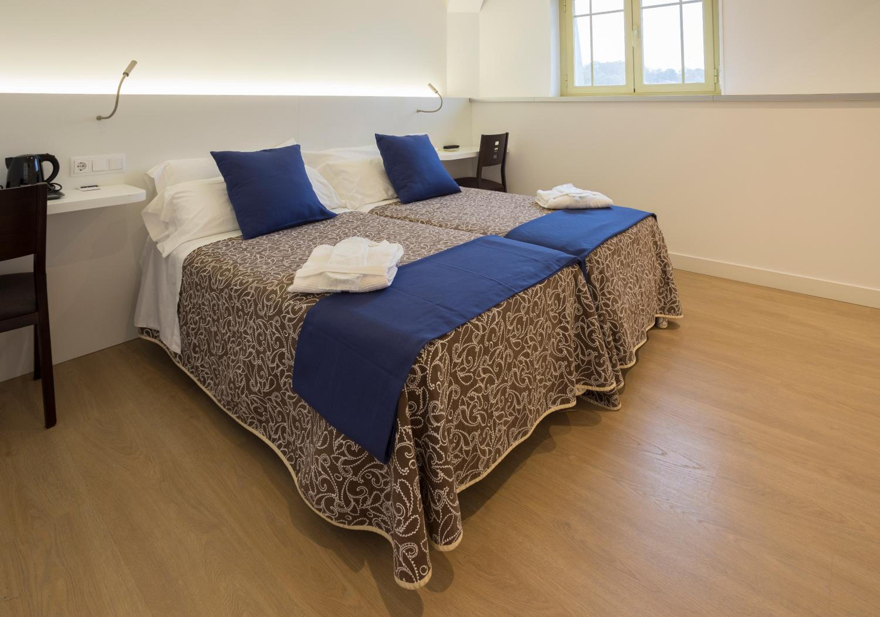 Twin Room - Photo 1