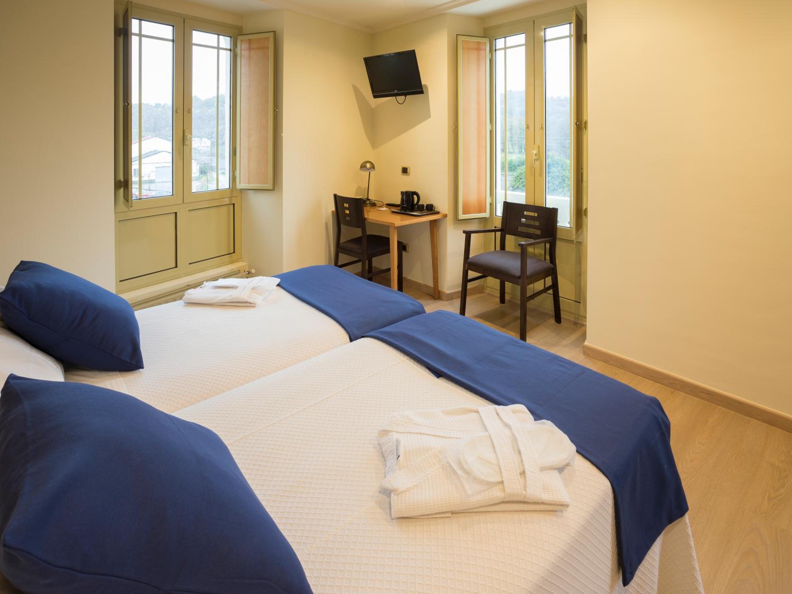 Twin Room - Photo 4