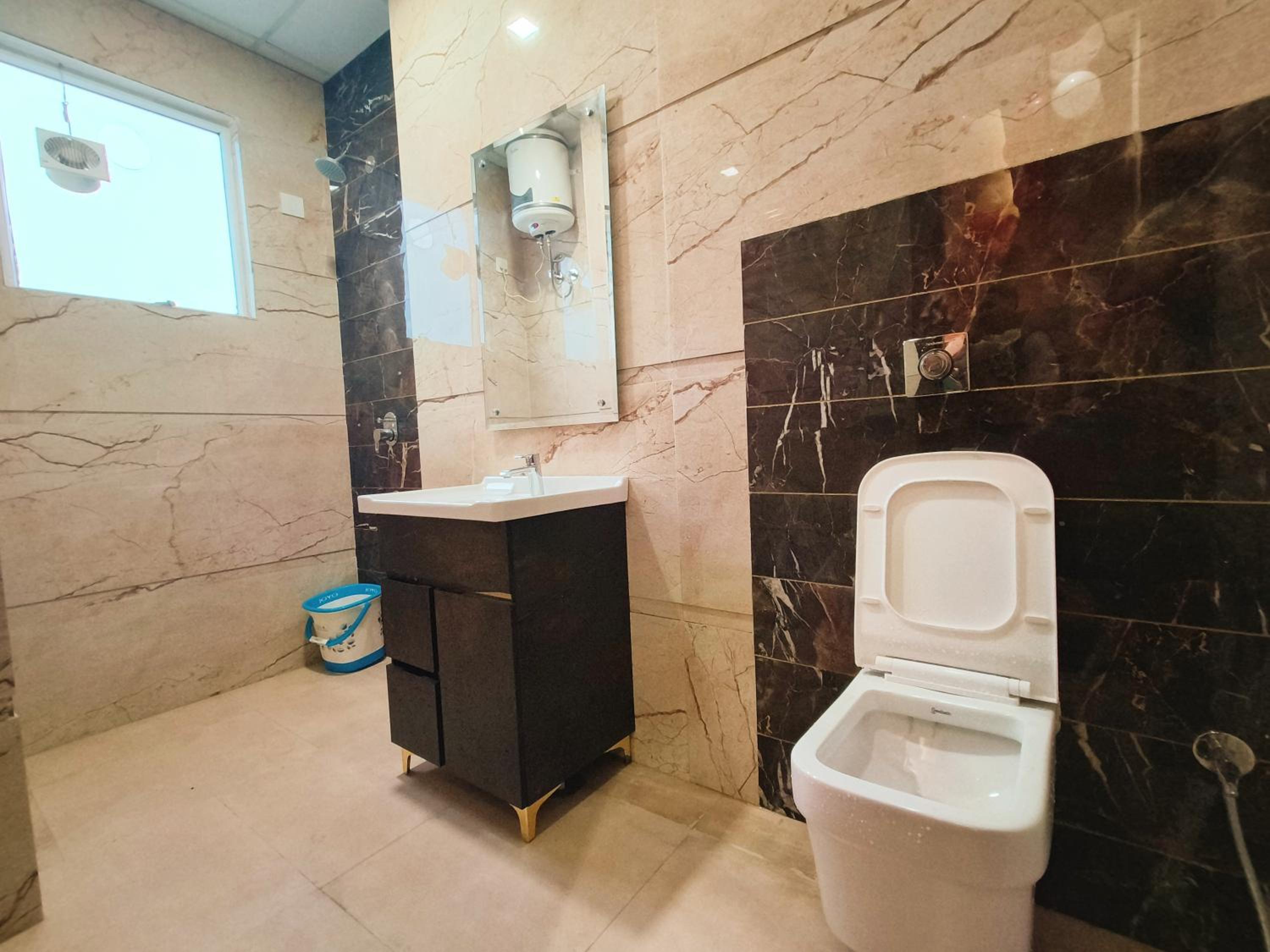 Deluxe Room - Photo 15