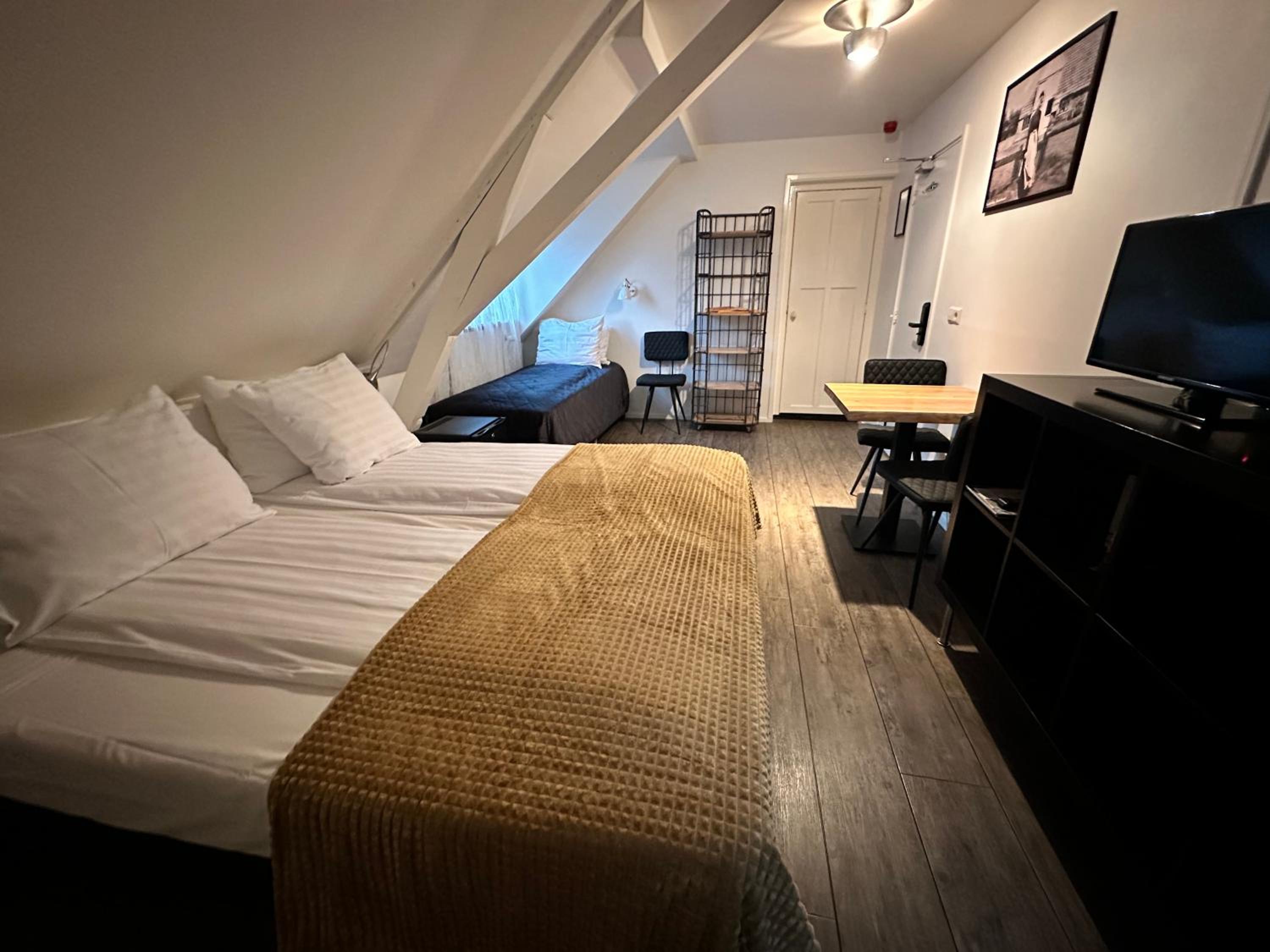 Deluxe Triple Room photo 3