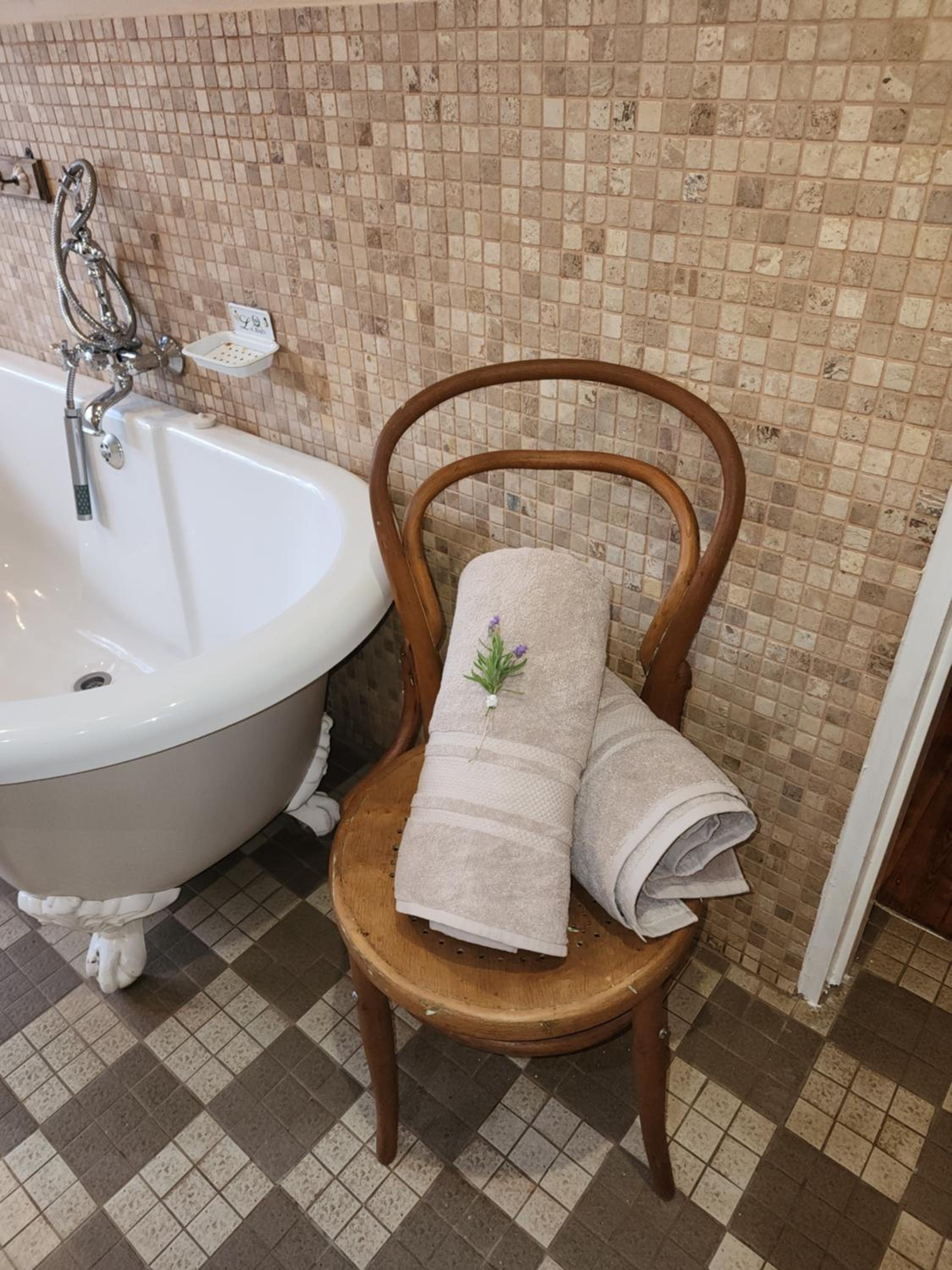 Double Room With Private Bathroom photo 2