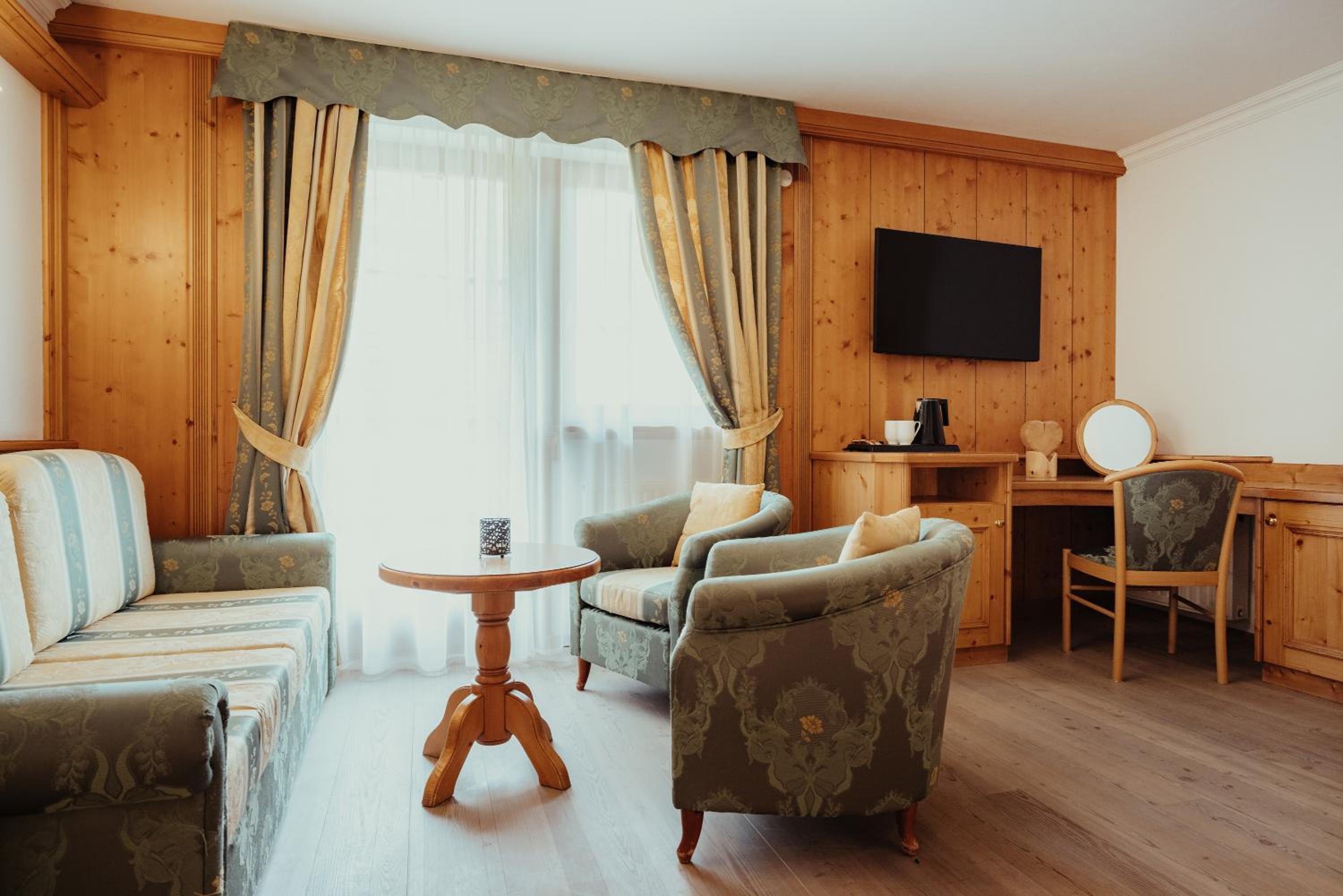 Quadruple Room - Photo 13