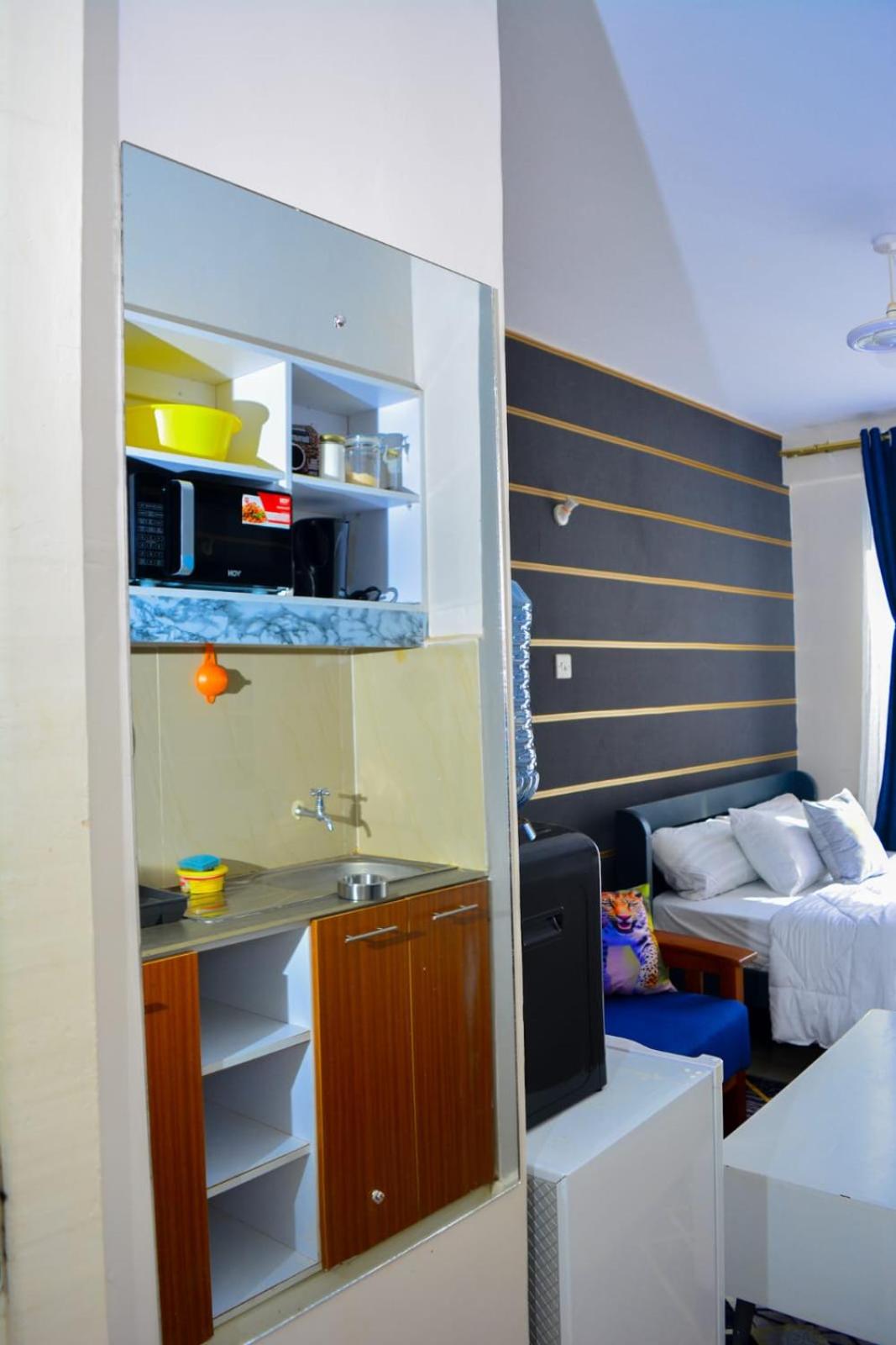 Studio Apartment photo 3