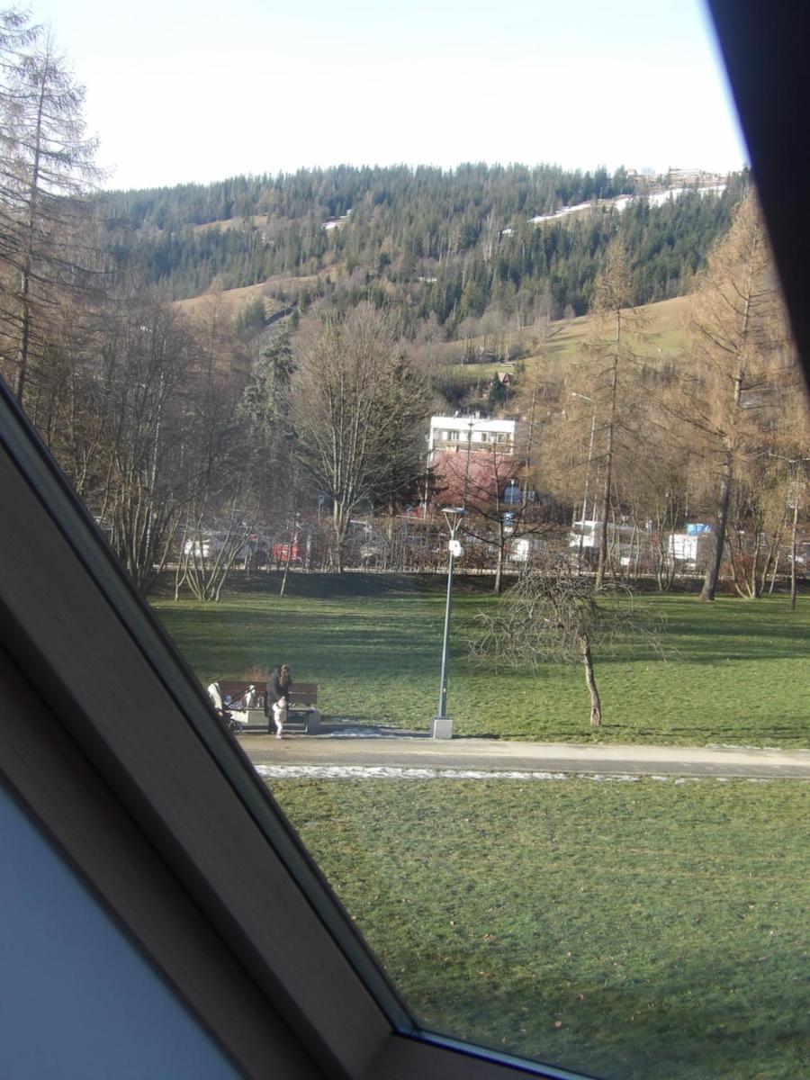 Apartment with Mountain View