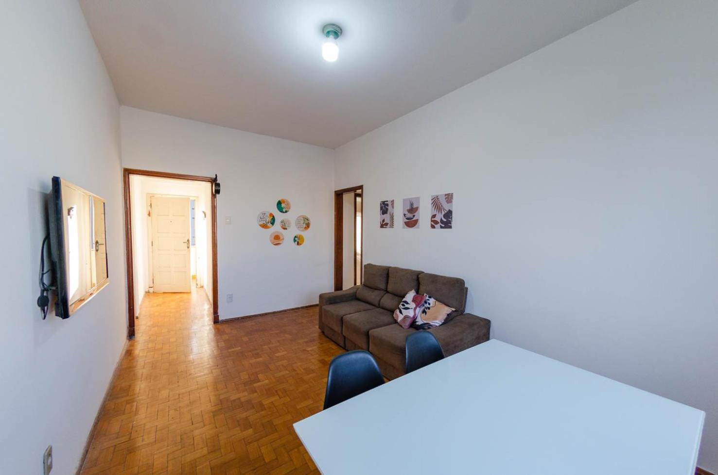 Three-Bedroom Apartment photo 2