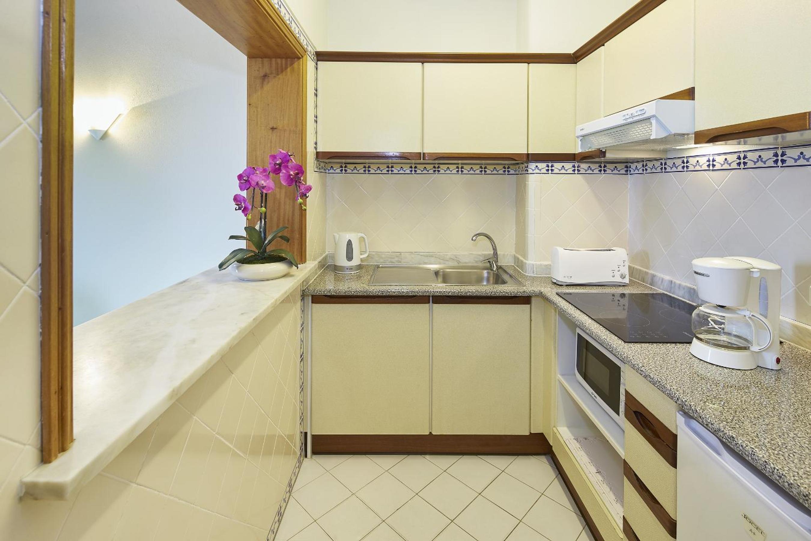 Studio  (2 Adults + 1 Child up to 12 years old) - Photo 4