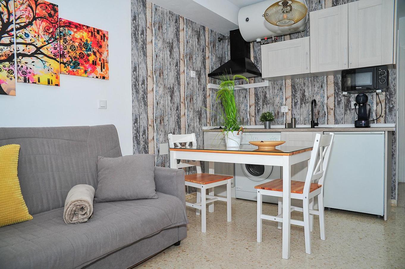One-Bedroom Apartment - Photo 9