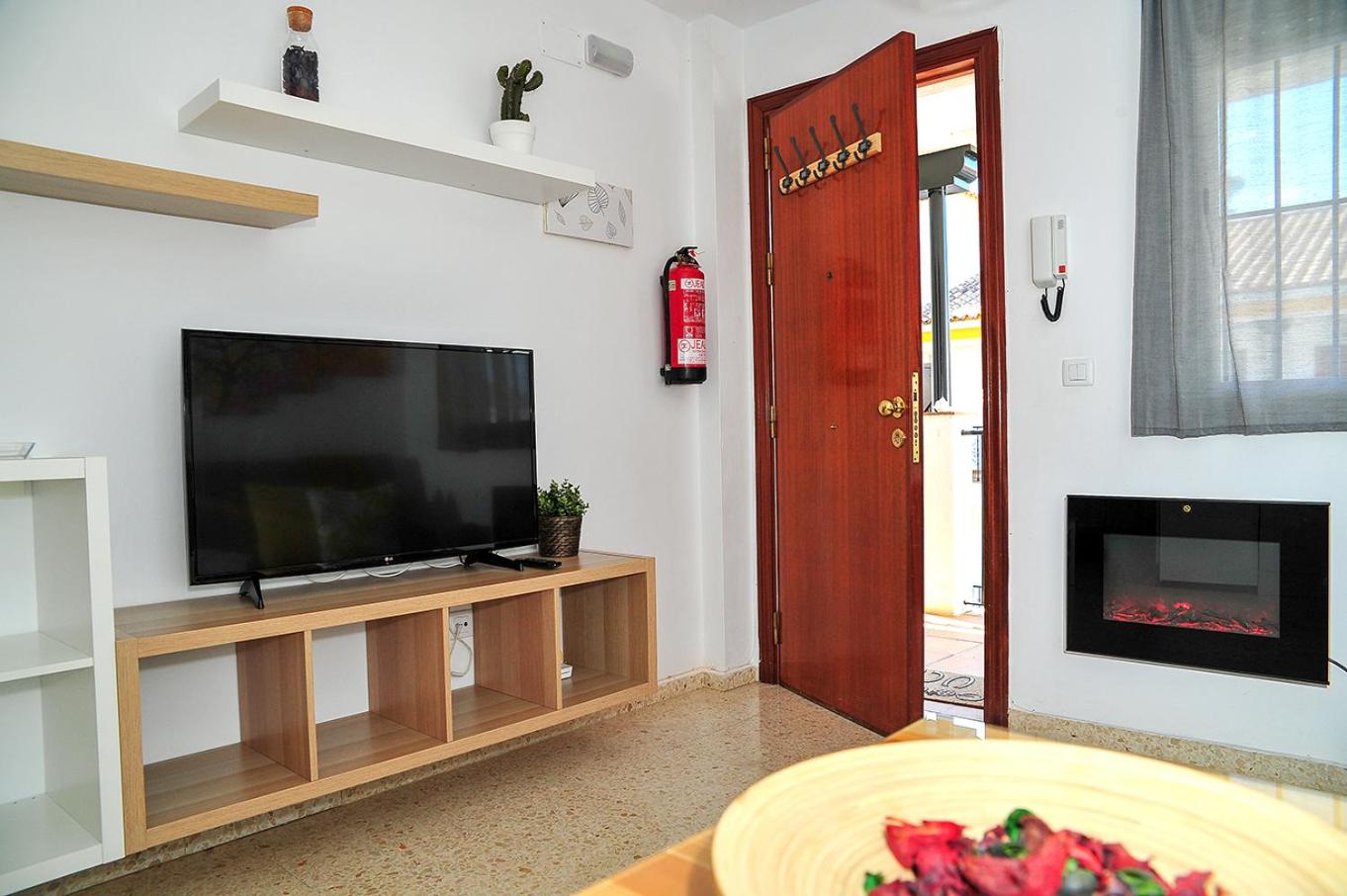 One-Bedroom Apartment - Photo 6