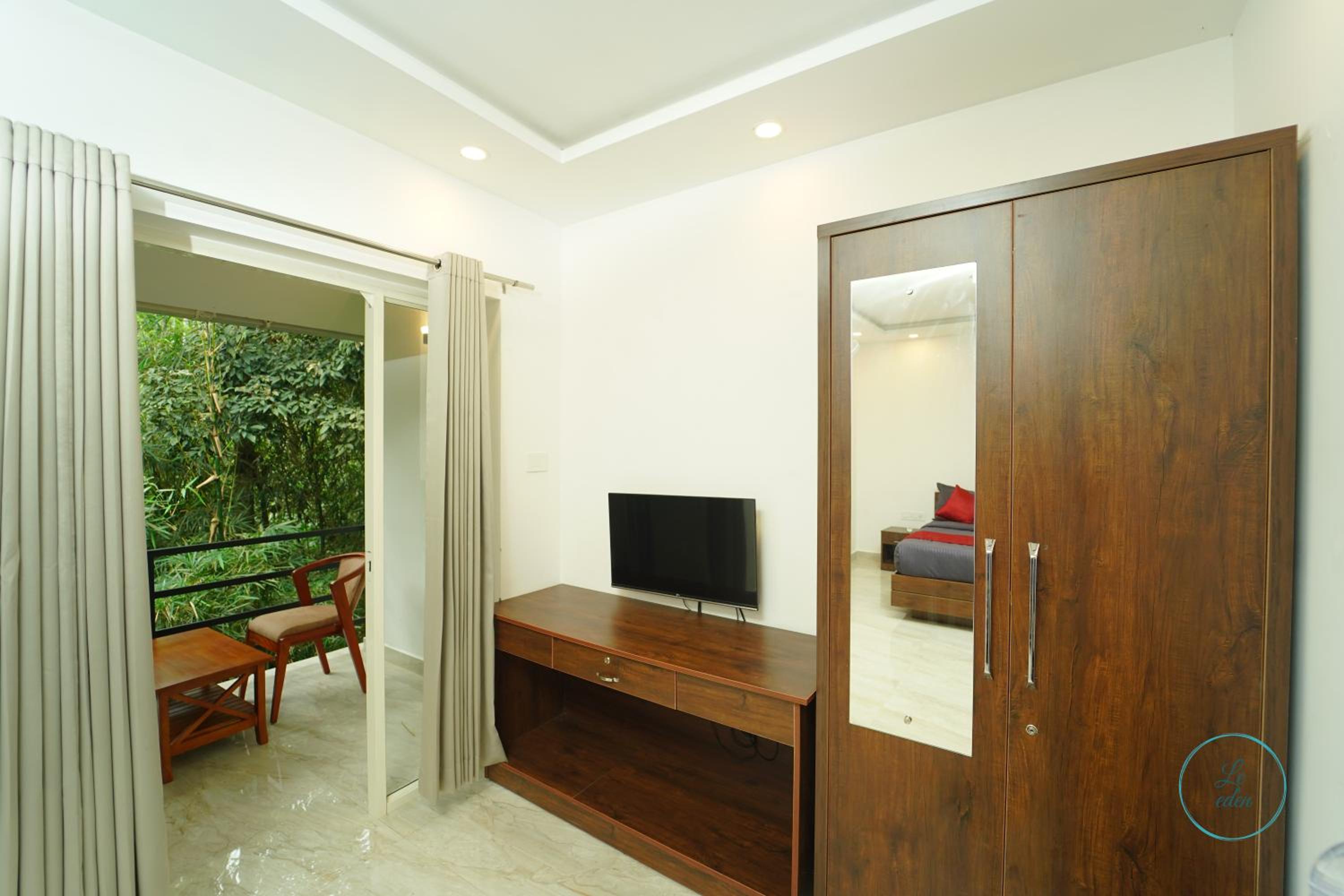 Villa with Private Pool - Photo 11