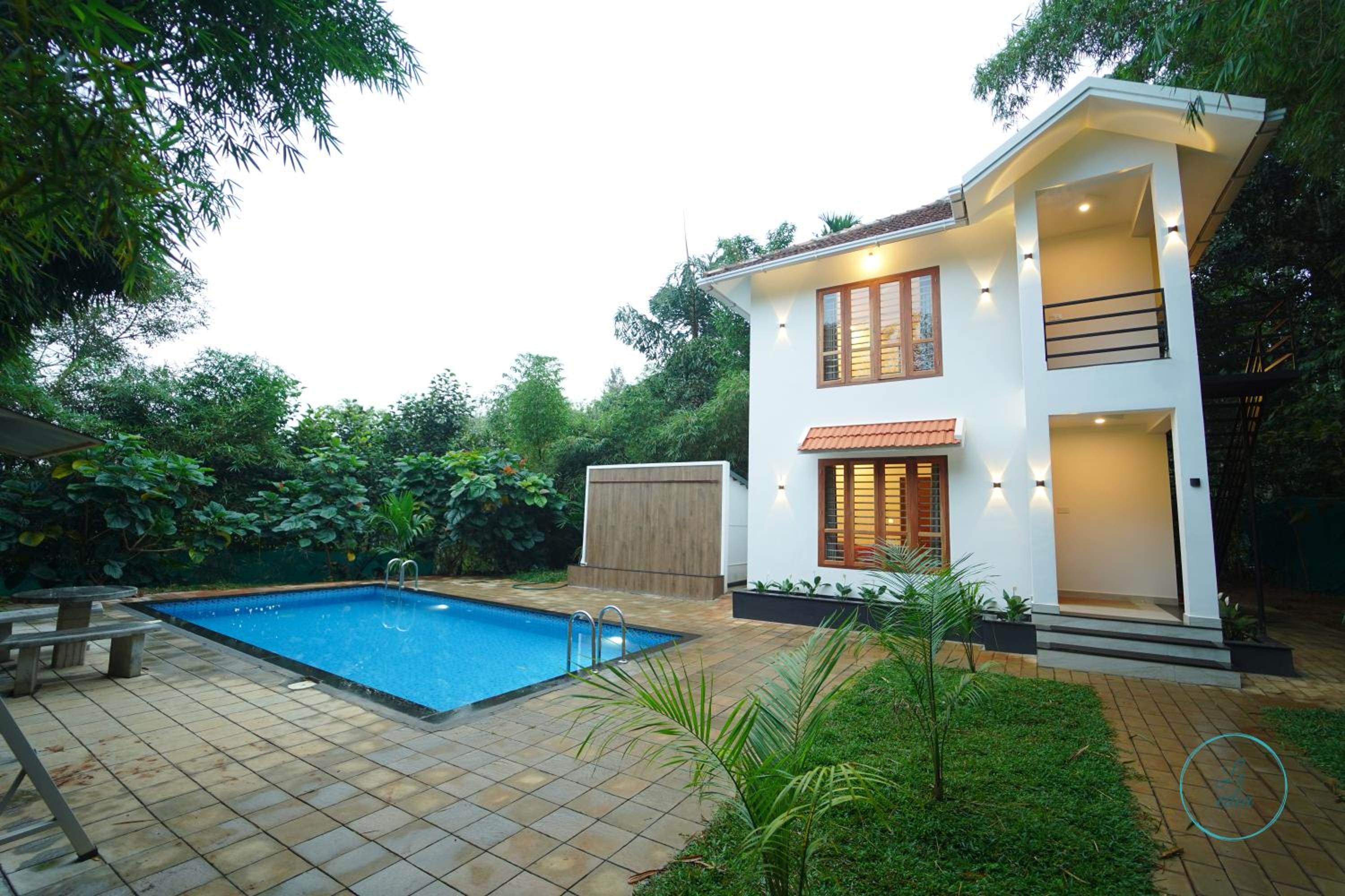 Villa with Private Pool - Photo 9