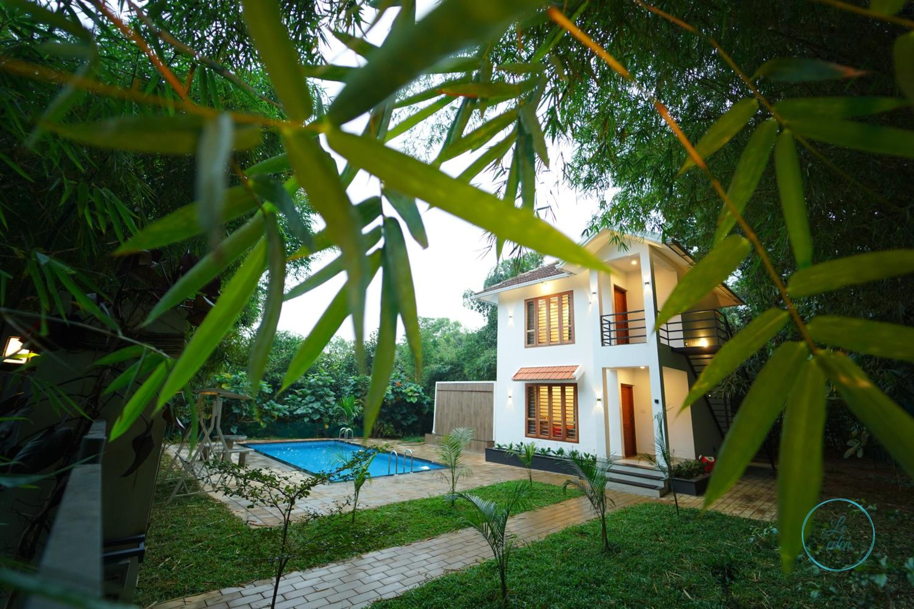 Villa with Private Pool - Photo 10