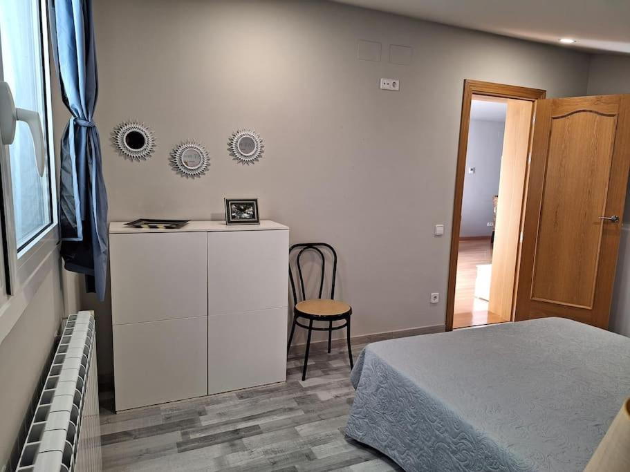 Three-Bedroom Apartment photo 2