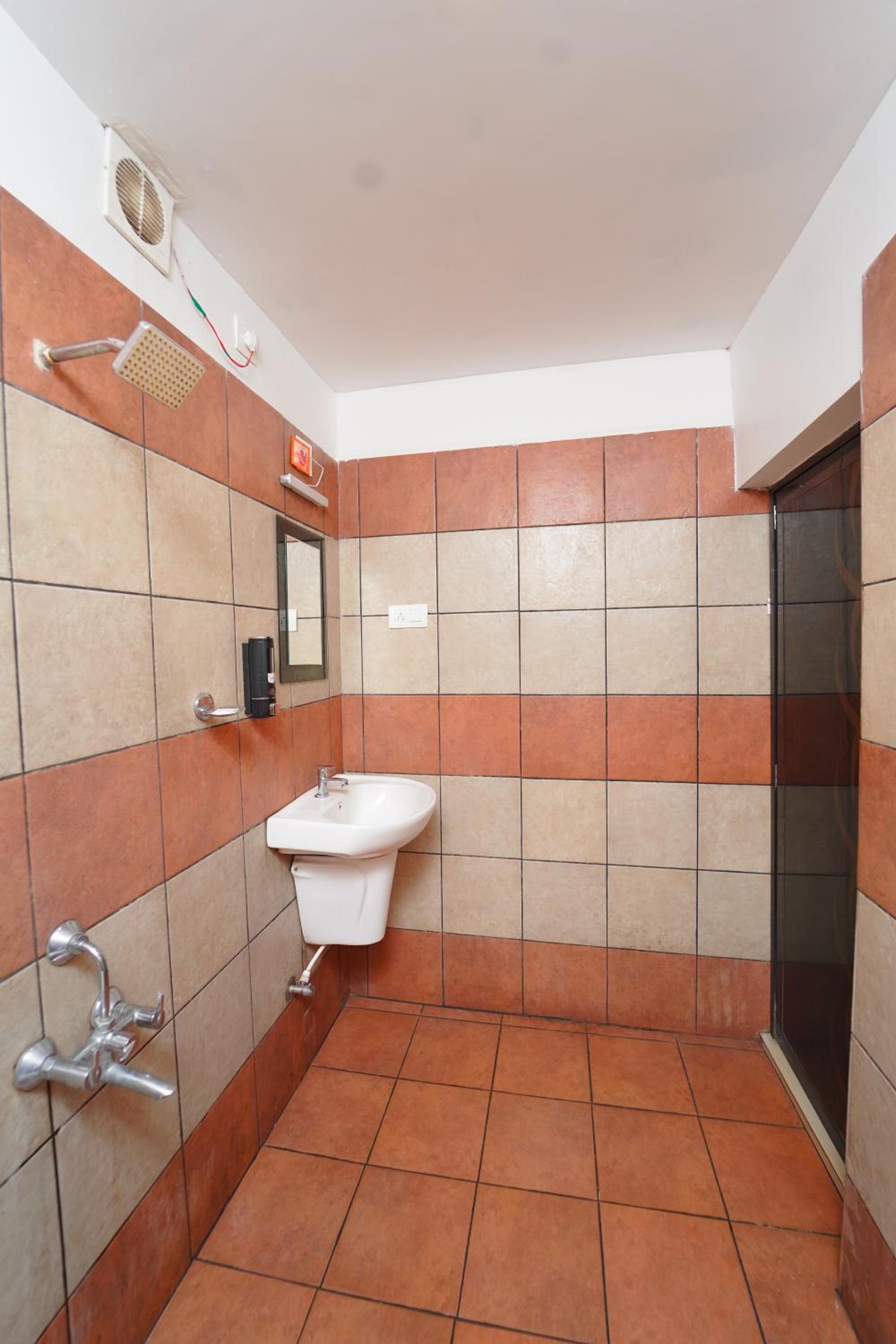 Deluxe Double Room with Balcony - Photo 1