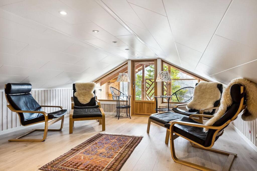 Four-Bedroom House photo 2