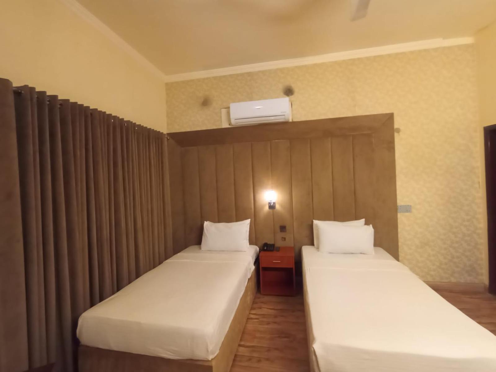 Deluxe Double Or Twin Room photo 2