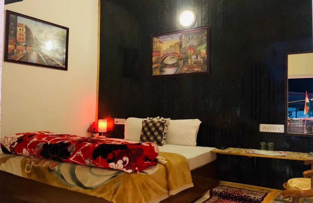 King Room with Mountain View photo 1